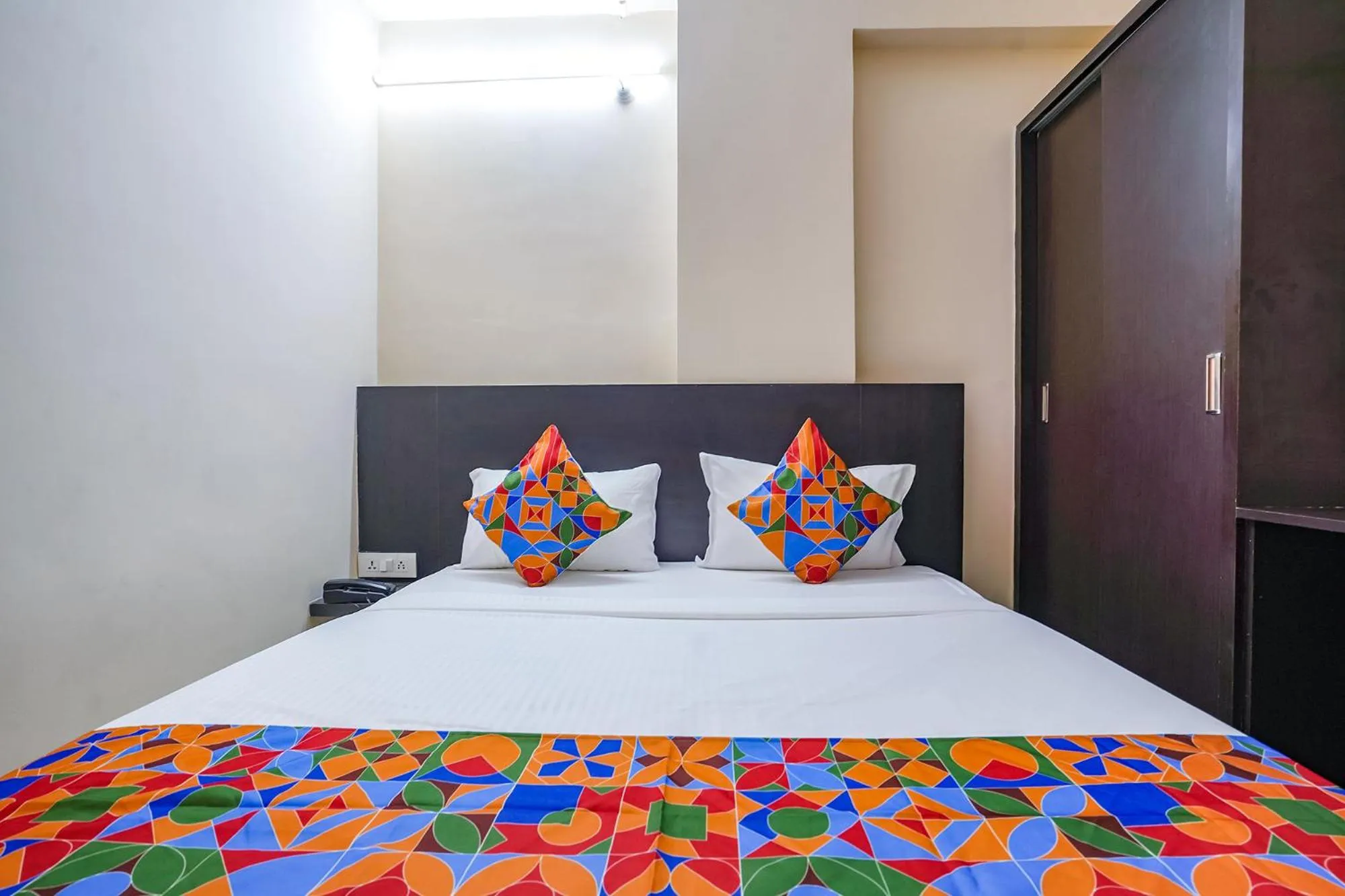 Bed in FabHotel Serenity - Nr AIG Hospital, Gachibowli