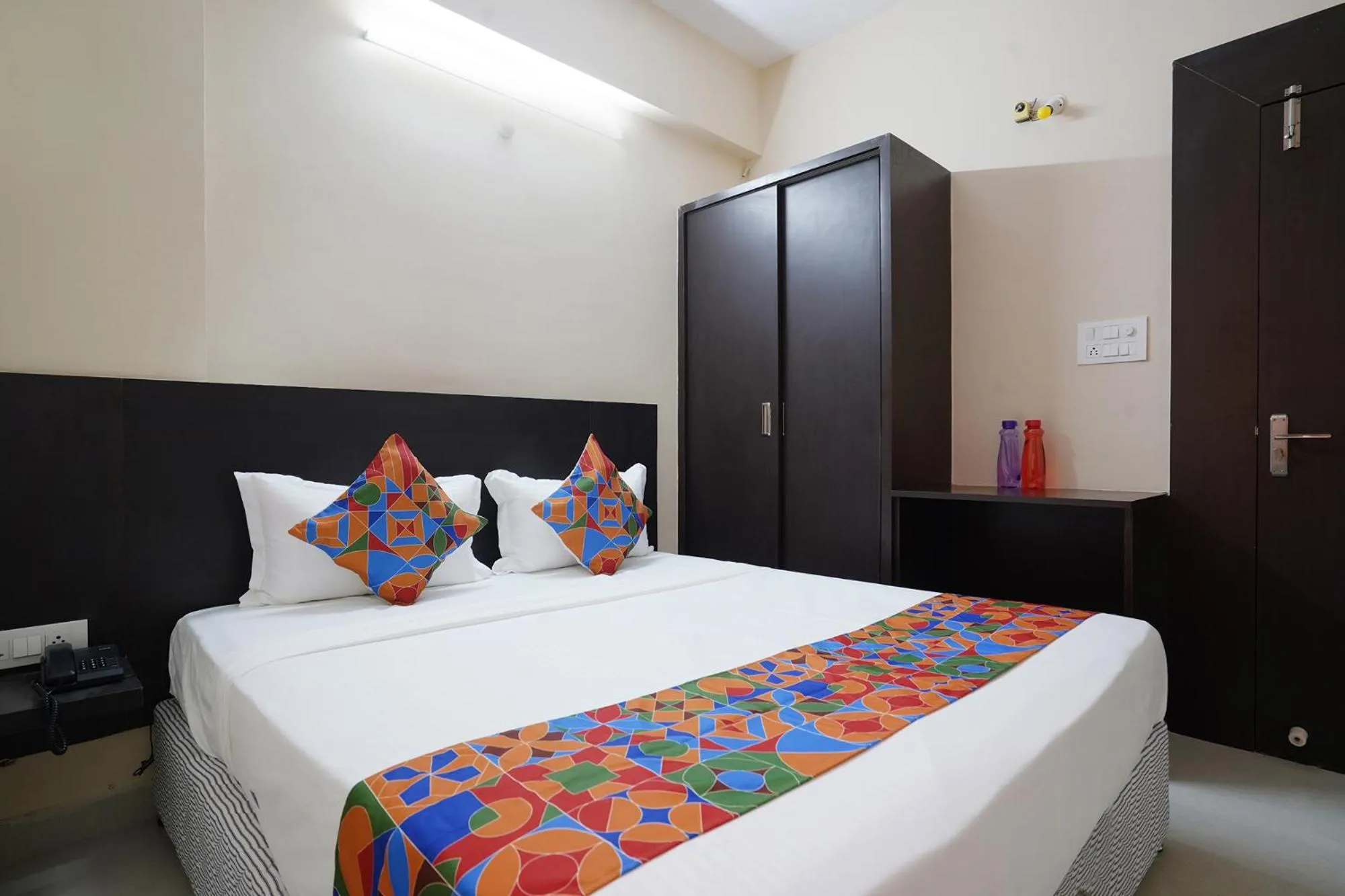 Bed in FabHotel Serenity - Nr AIG Hospital, Gachibowli