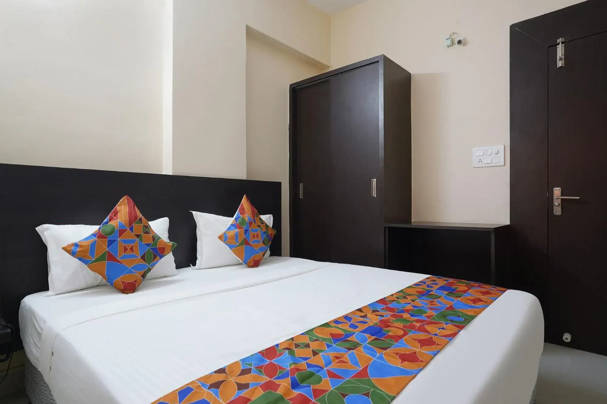 Bed in FabHotel Serenity - Nr AIG Hospital, Gachibowli Bed in FabHotel Serenity - Nr AIG Hospital, Gachibowli