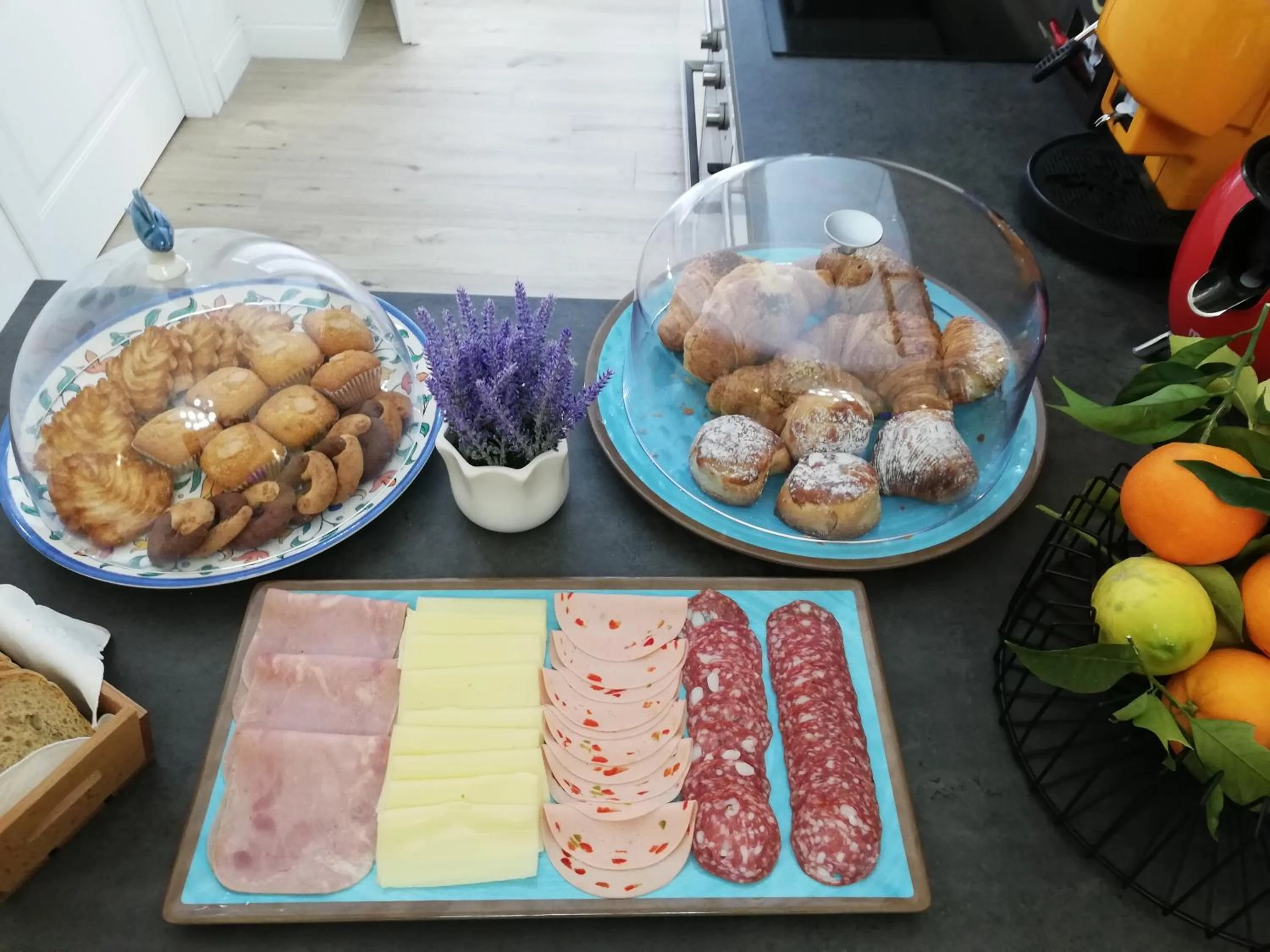 Breakfast in Porta San Gennaro