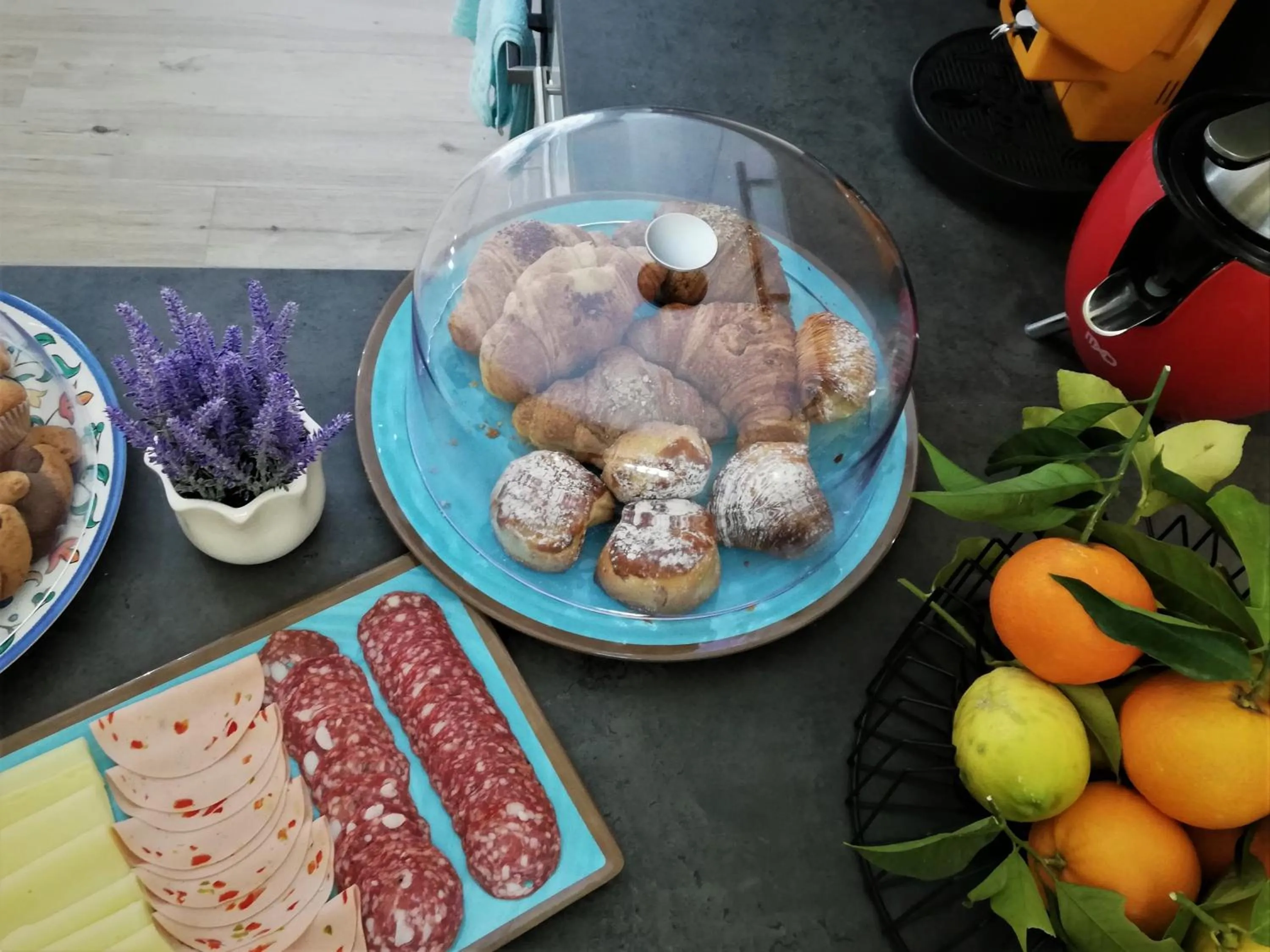 Breakfast in Porta San Gennaro