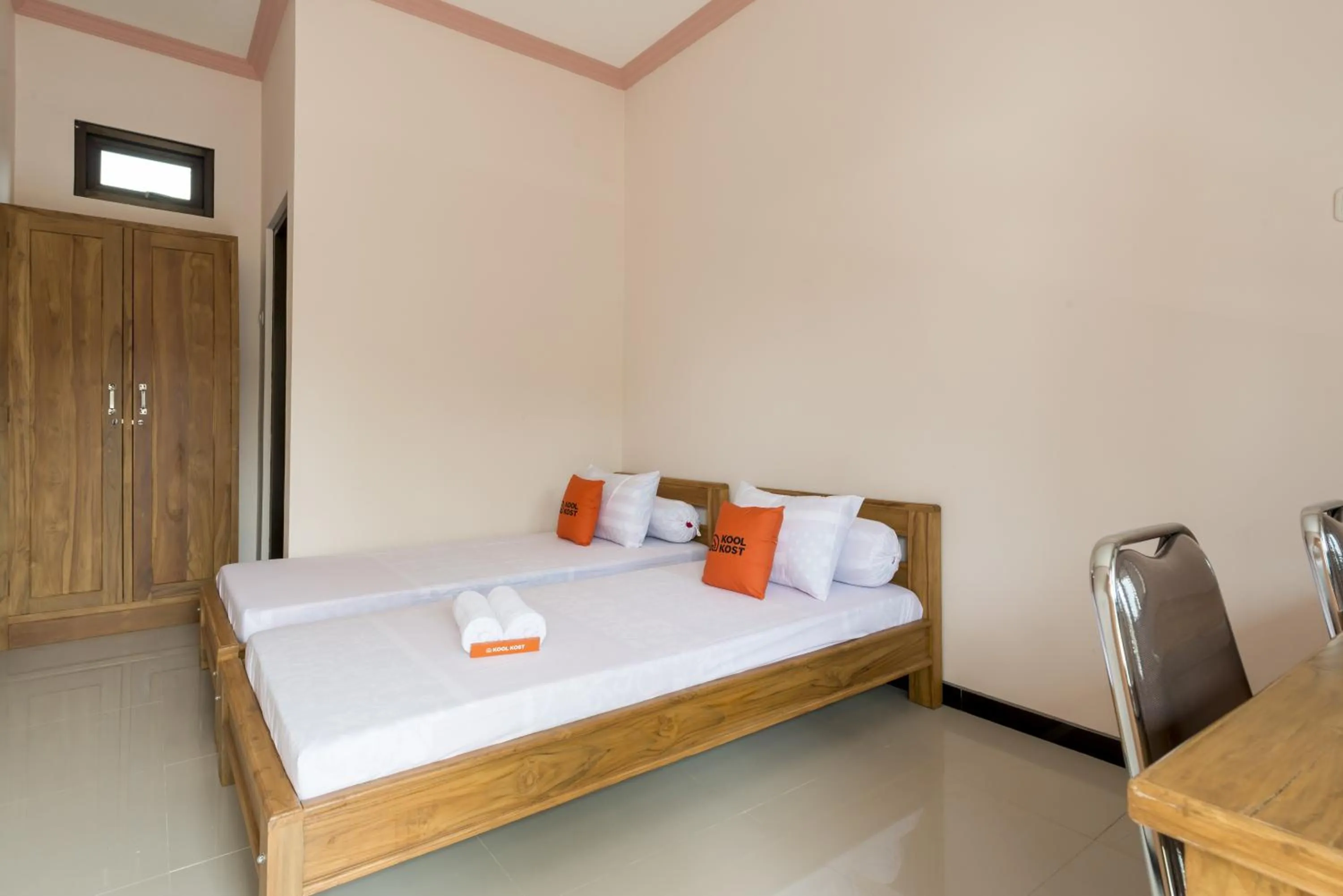 Bed in KoolKost Syariah near UPN Veteran