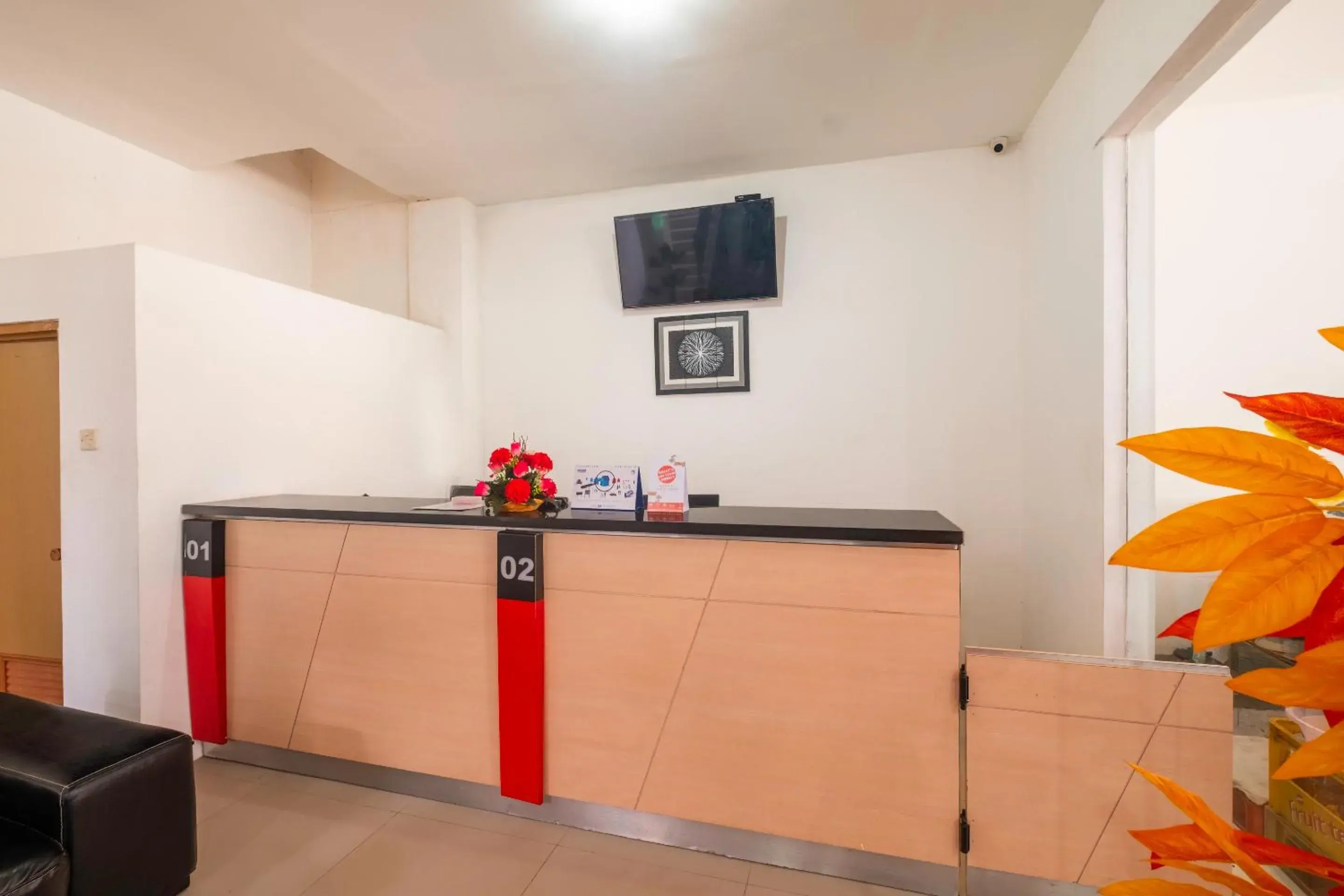 Lobby or reception in RedDoorz near Exit Toll Moh. Toha Lobby or reception in RedDoorz near Exit Toll Moh. Toha