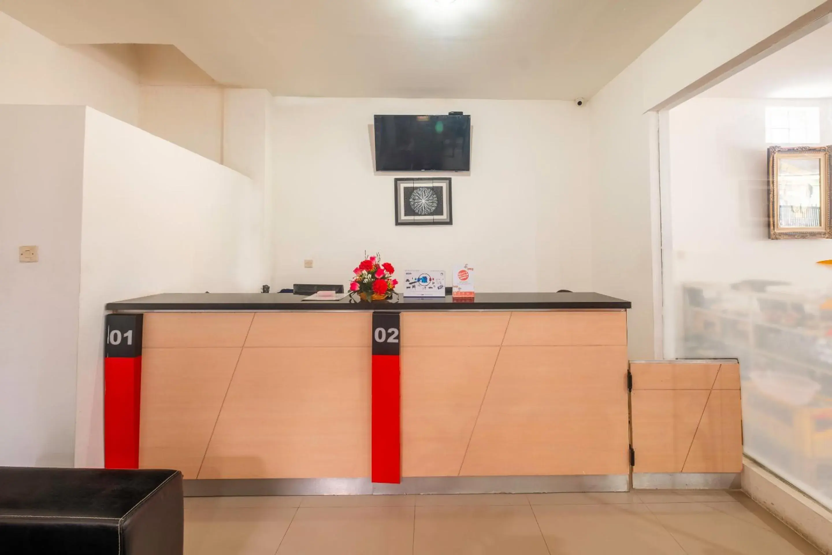 Lobby or reception in RedDoorz near Exit Toll Moh. Toha Lobby or reception in RedDoorz near Exit Toll Moh. Toha