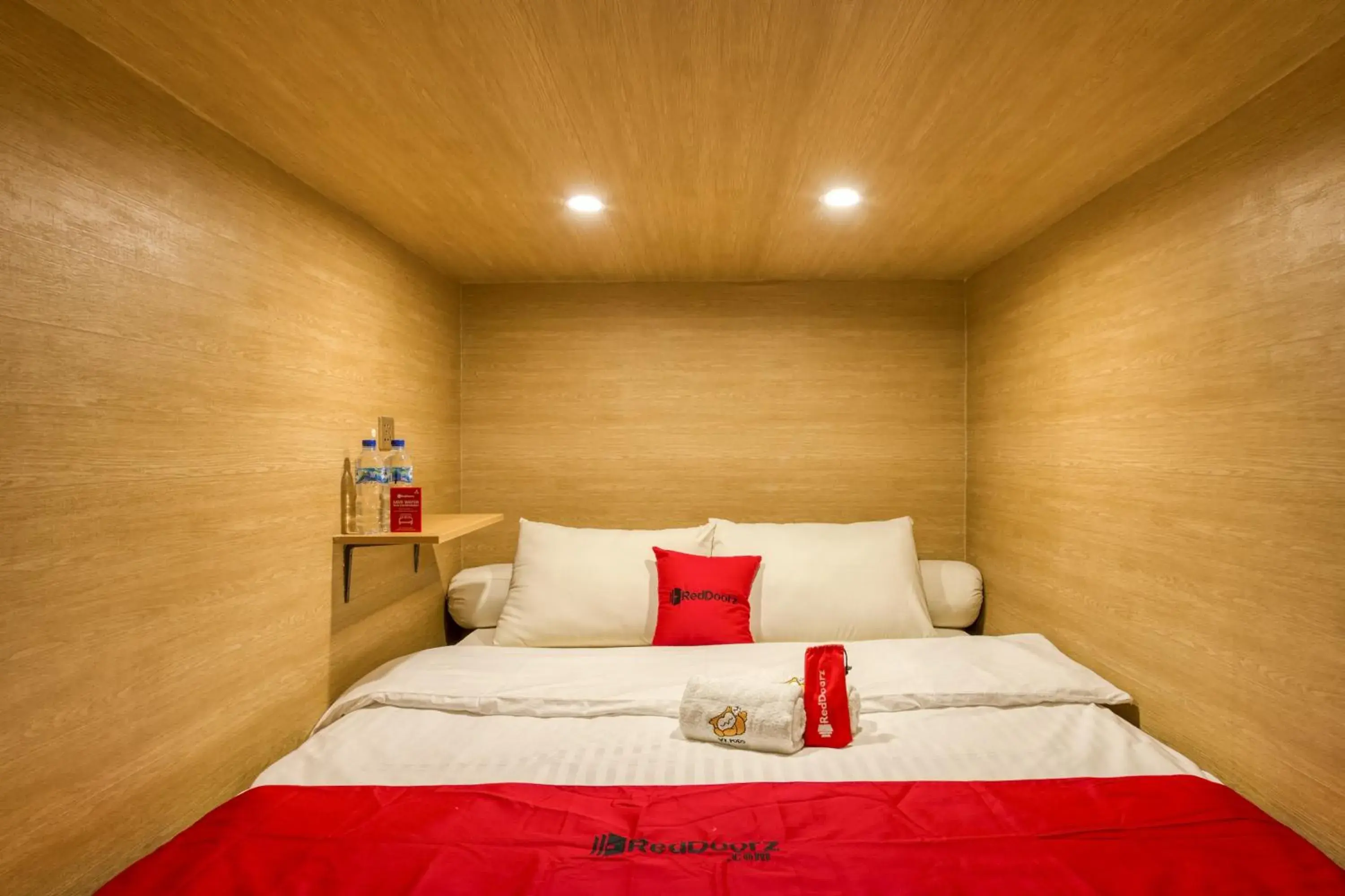Bedroom, Bed in Reddoorz Hostel near Malang Train Station 3 Bedroom, Bed in Reddoorz Hostel near Malang Train Station 3