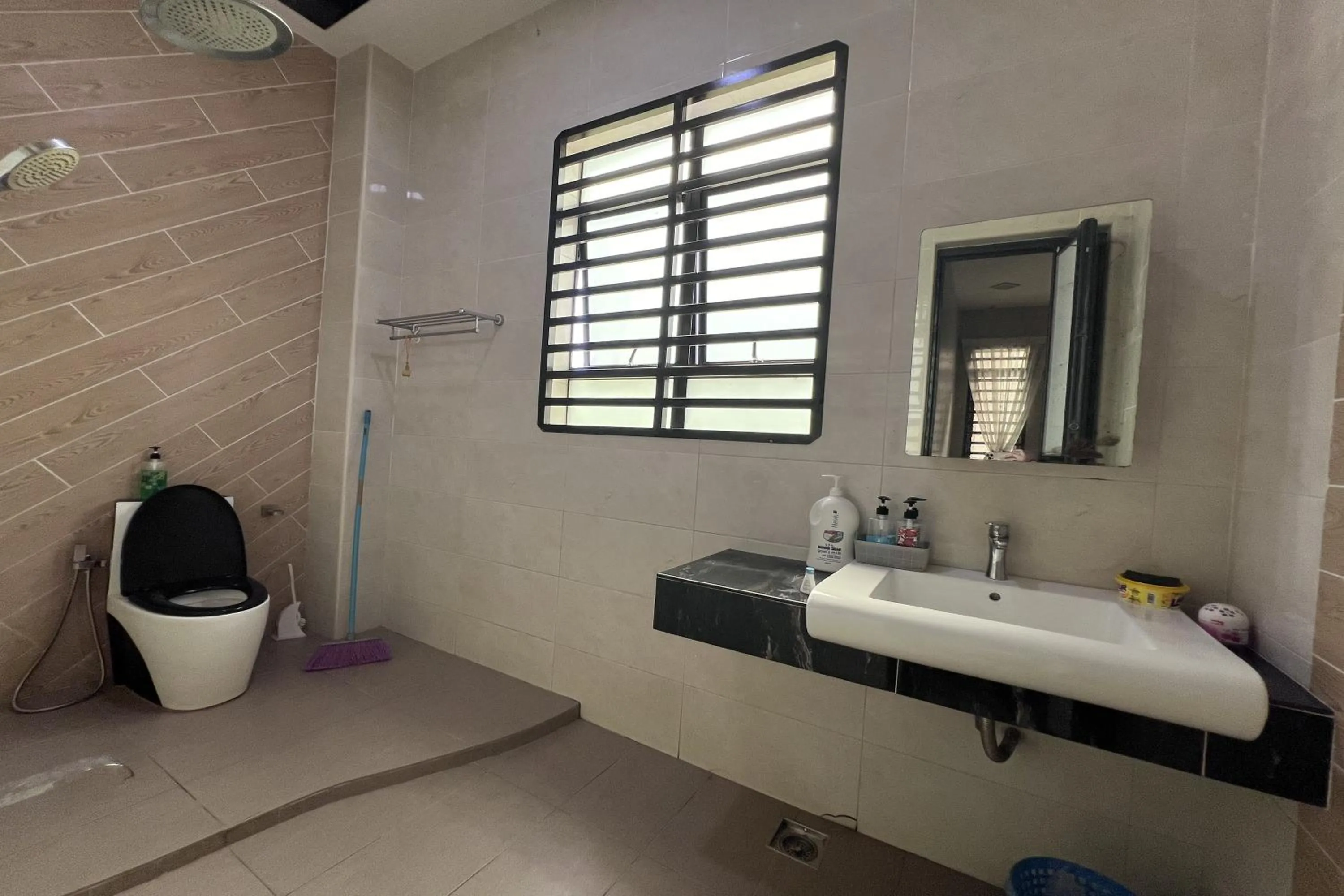 Bathroom in Nurbayu Chalet, Kemaman