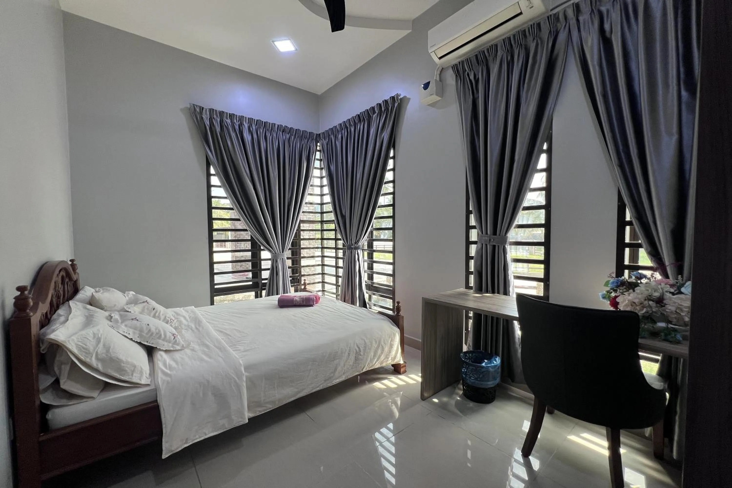 Bedroom, Bed in Nurbayu Chalet, Kemaman