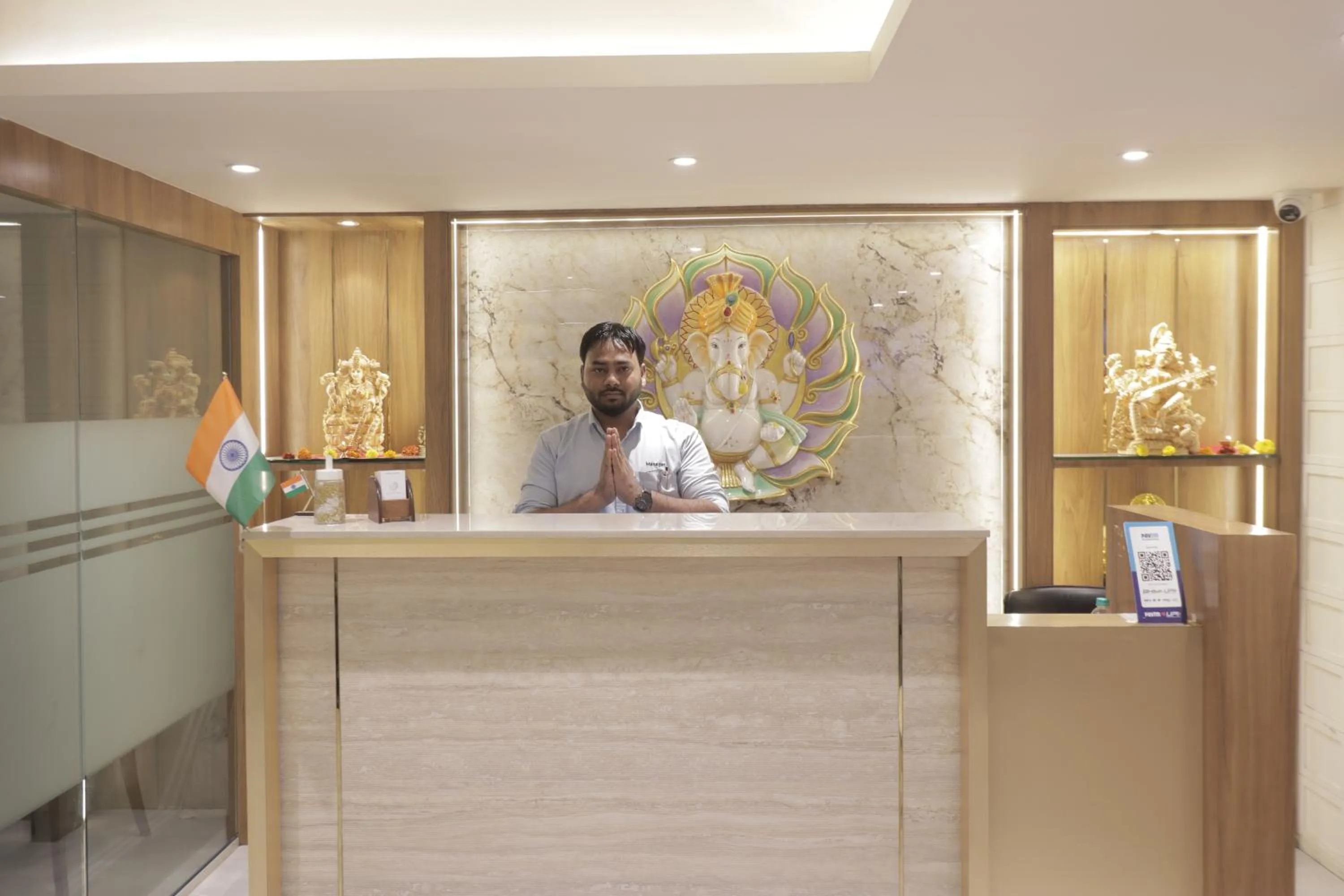 Lobby or reception in Hotel Malad Inn opposite Malad Railway Station