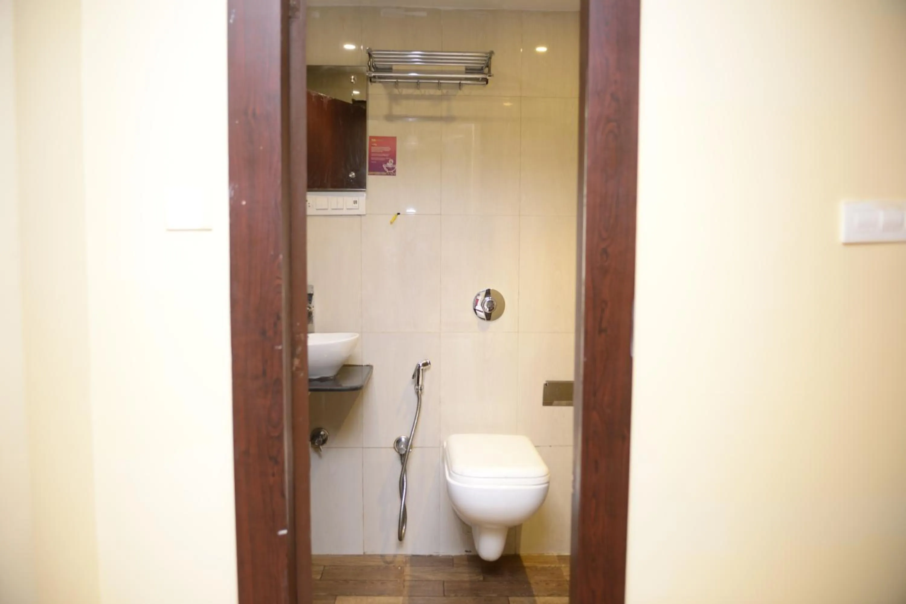 Bathroom in Hotel Malad Inn opposite Malad Railway Station
