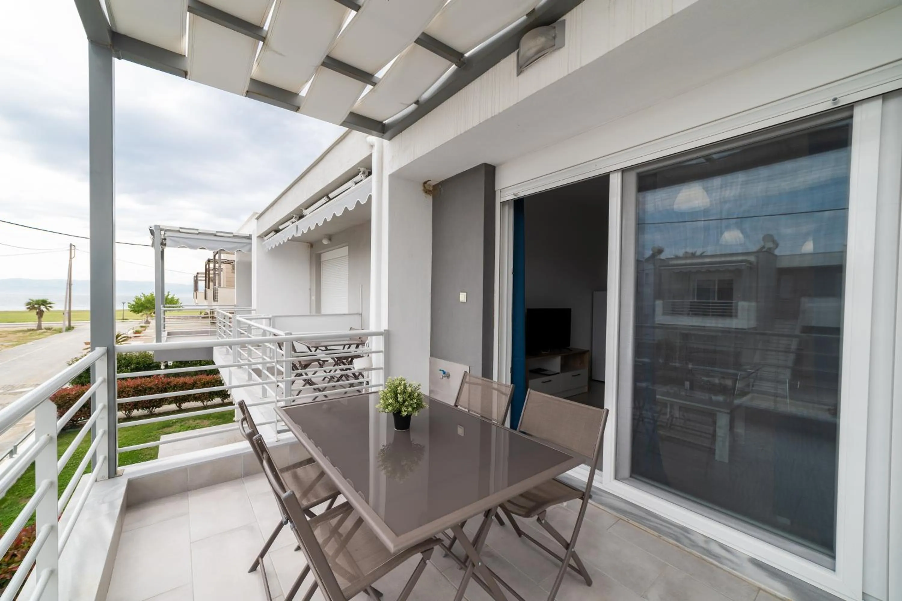 Property building in Thalassa & Thalassa Prive Residential Complex