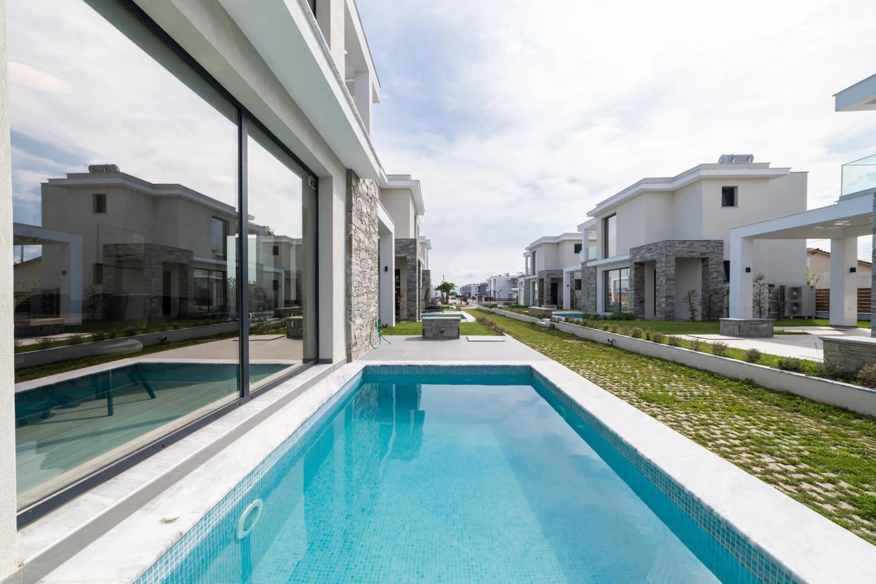 Property building in Thalassa & Thalassa Prive Residential Complex