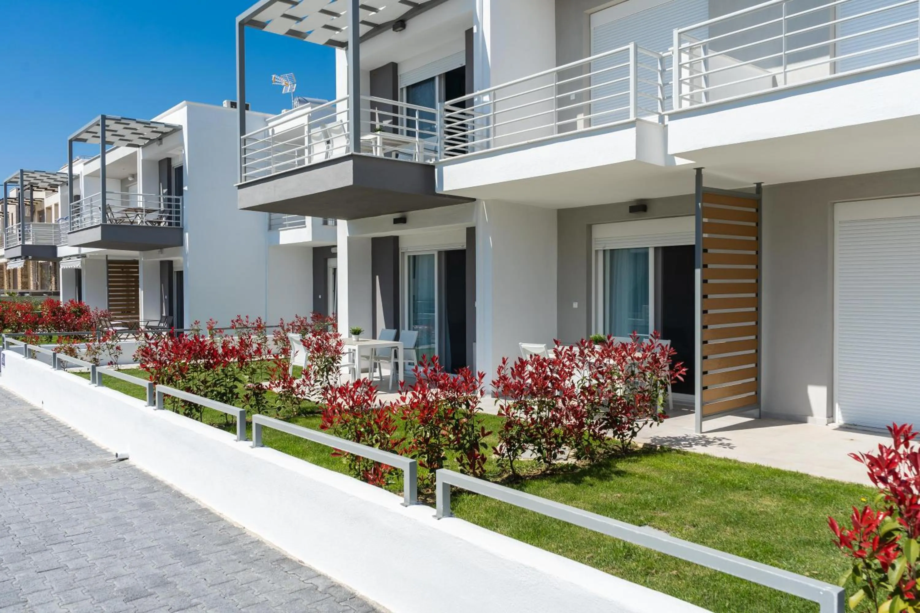 Property building in Thalassa & Thalassa Prive Residential Complex