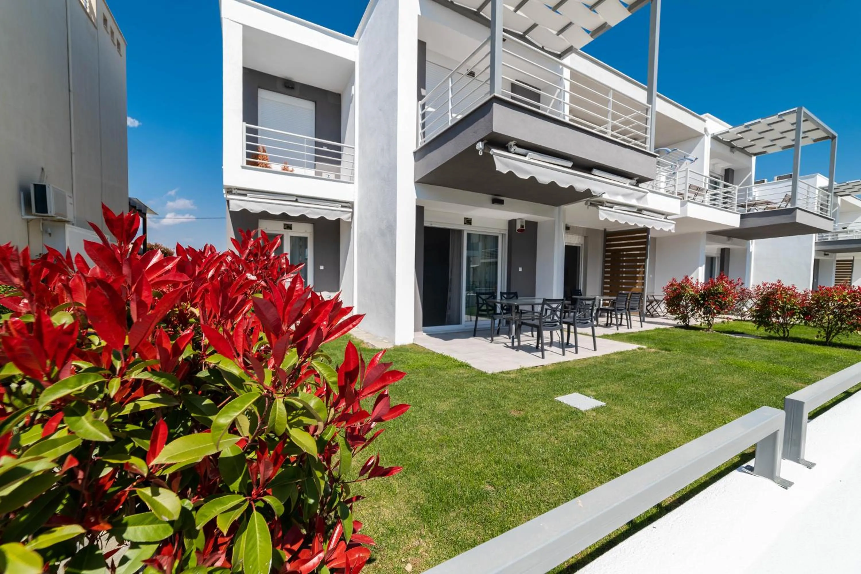 Property building in Thalassa & Thalassa Prive Residential Complex