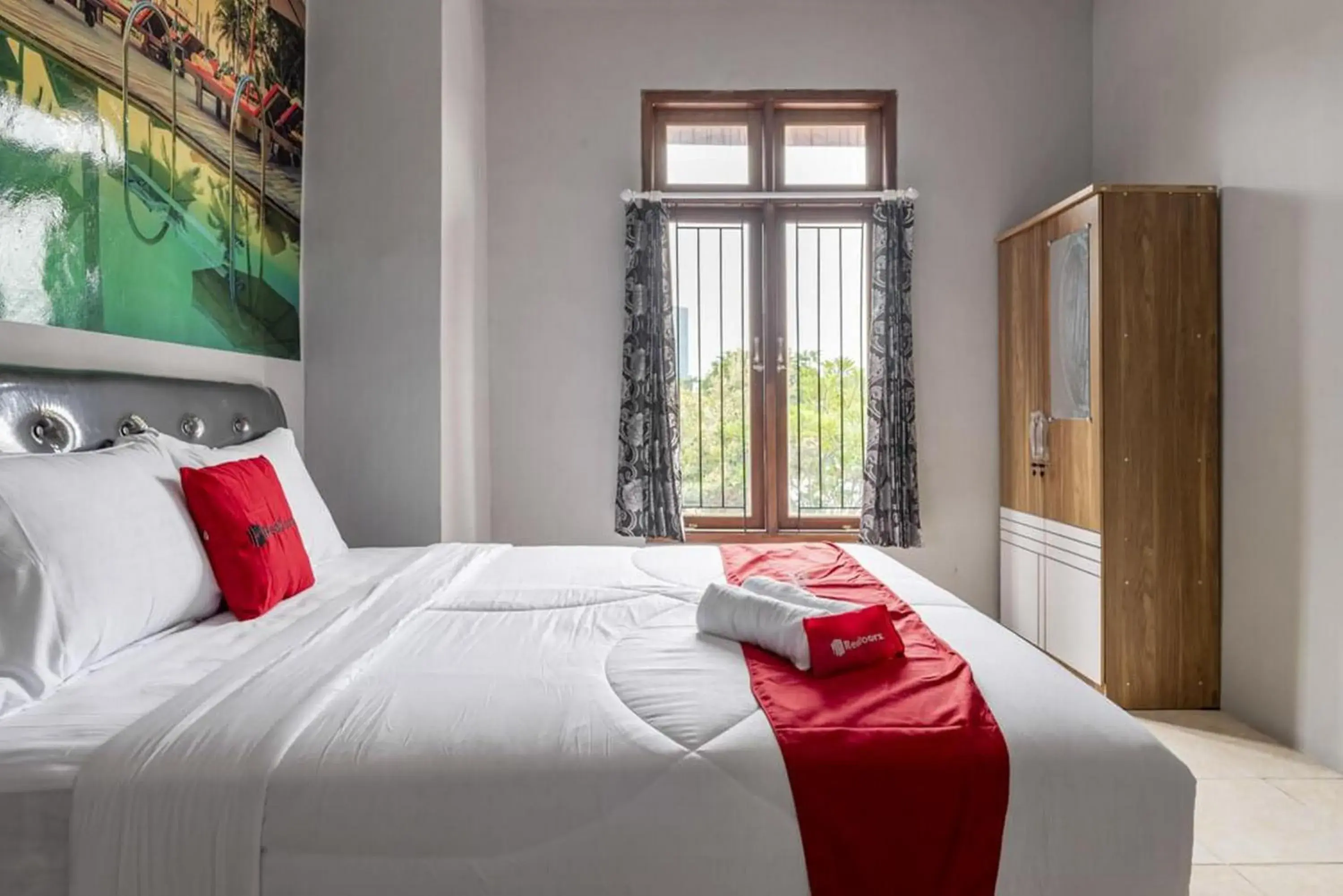 Bedroom, Bed in RedDoorz @ Jemursari Surabaya 2 Bedroom, Bed in RedDoorz @ Jemursari Surabaya 2