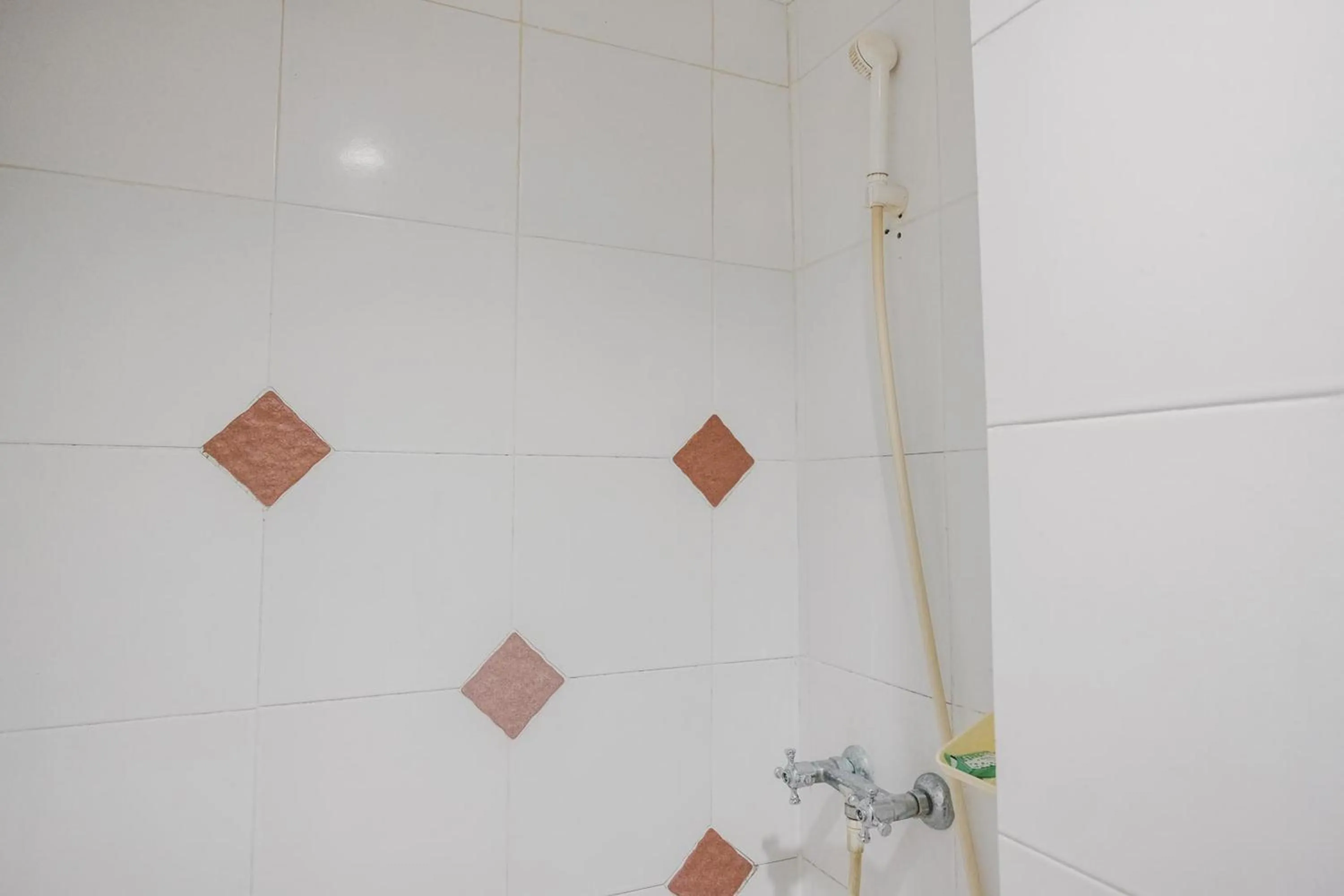 Reddoorz near Nagoya Hill Mall Batam 5