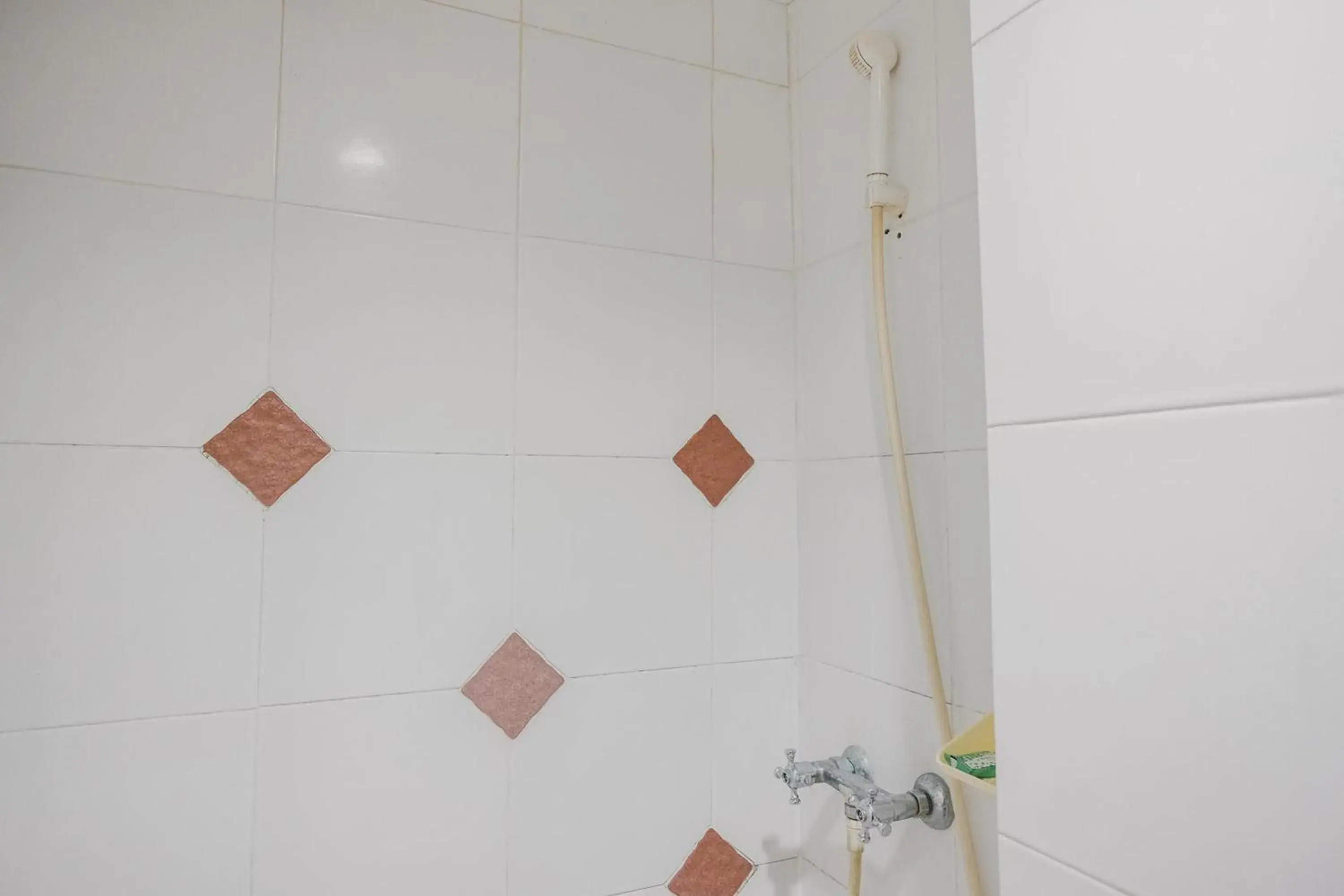 Reddoorz near Nagoya Hill Mall Batam 5 Reddoorz near Nagoya Hill Mall Batam 5