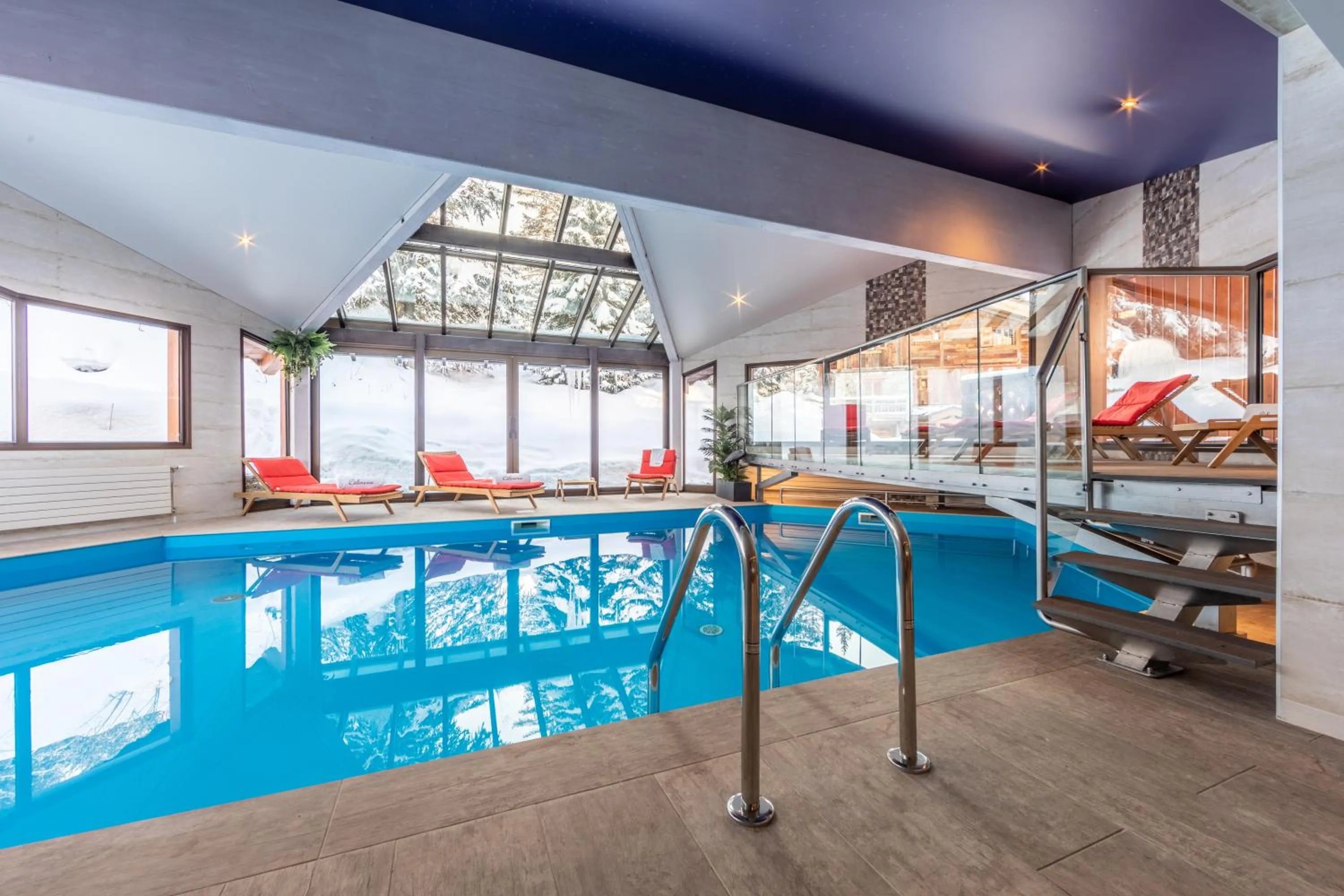 Spa and wellness centre/facilities in Hôtel Les Sherpas