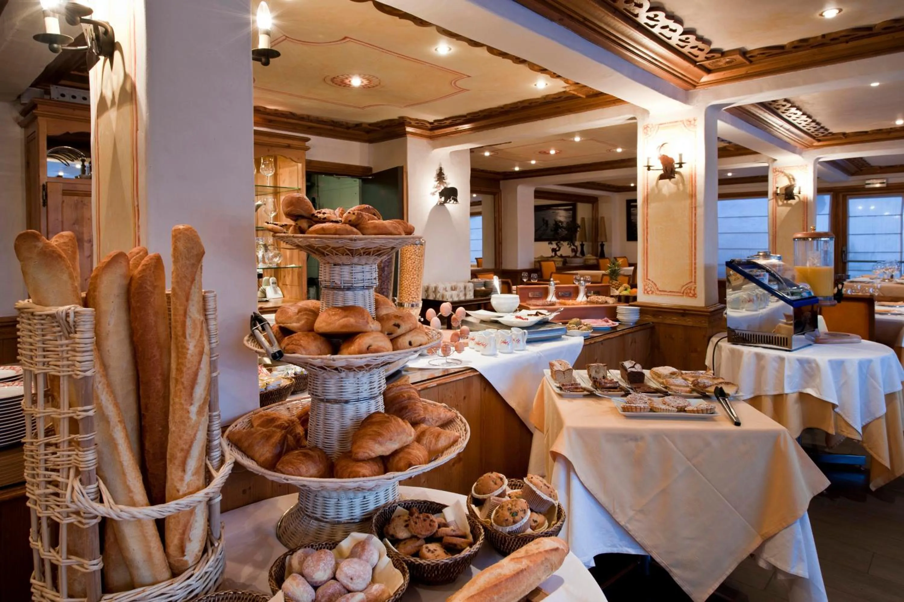 Restaurant/places to eat in Hôtel Les Sherpas