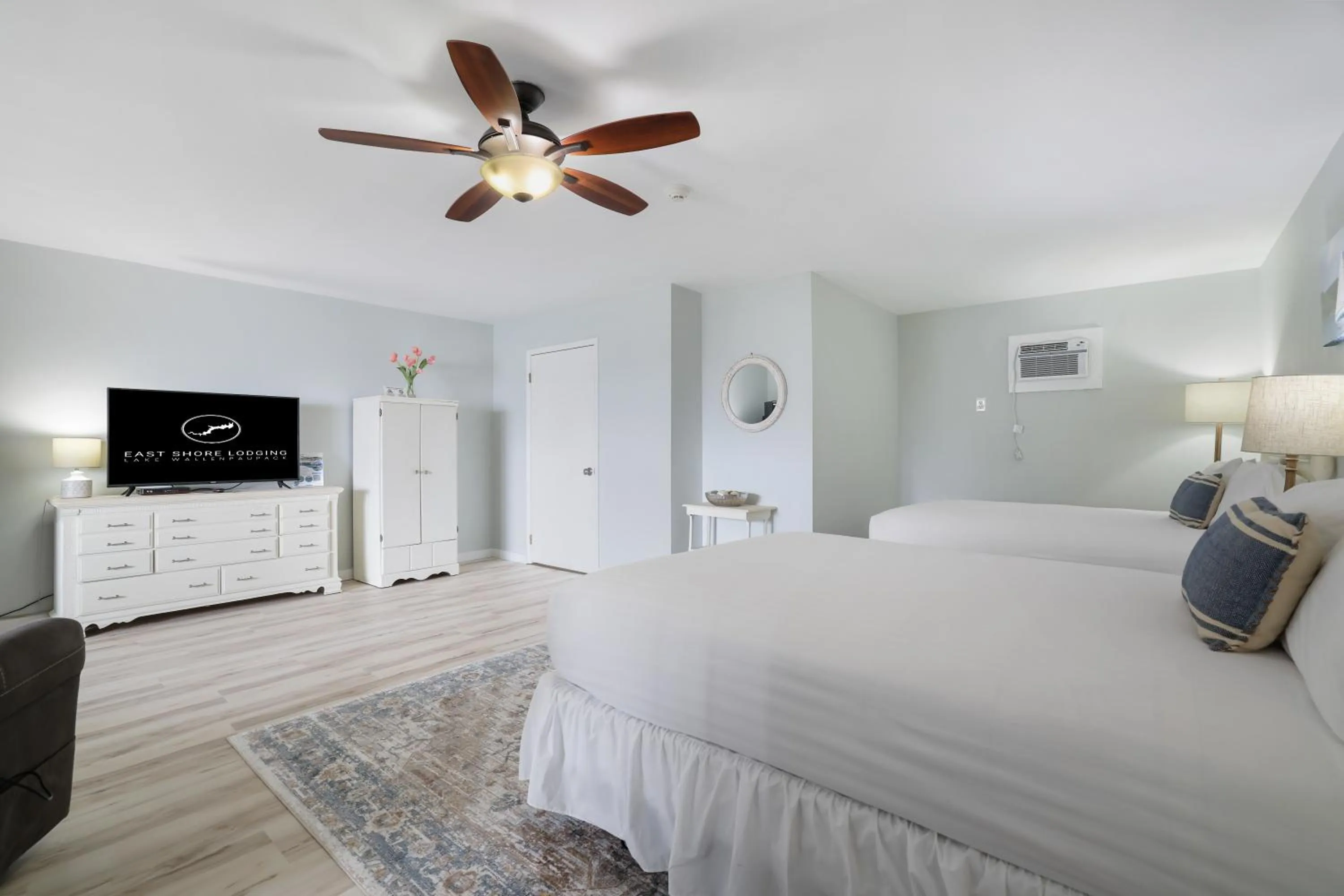 Bed in East Shore Lodging