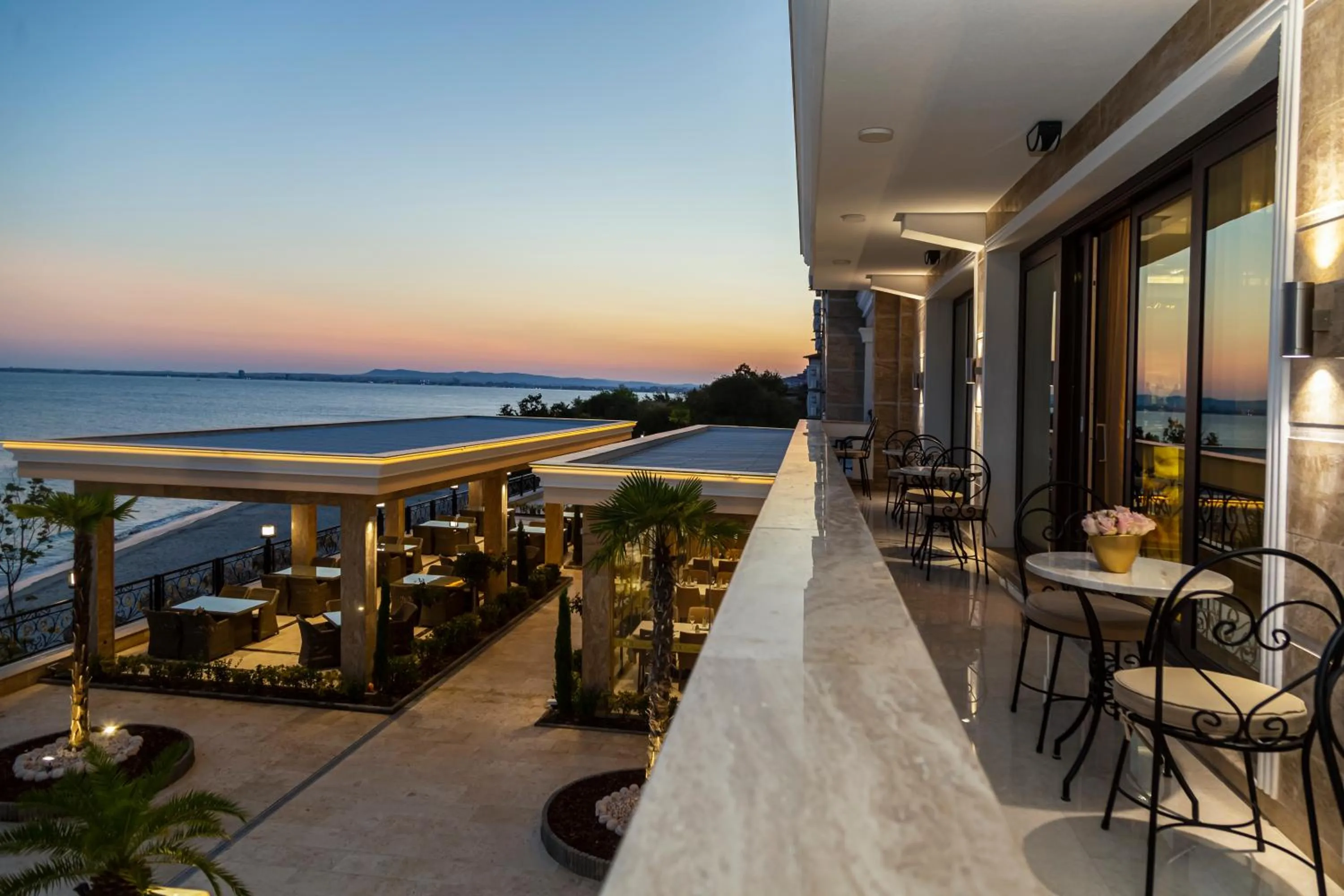 Sea view in Onyx Beach Residence - Free Beach Access & Parking