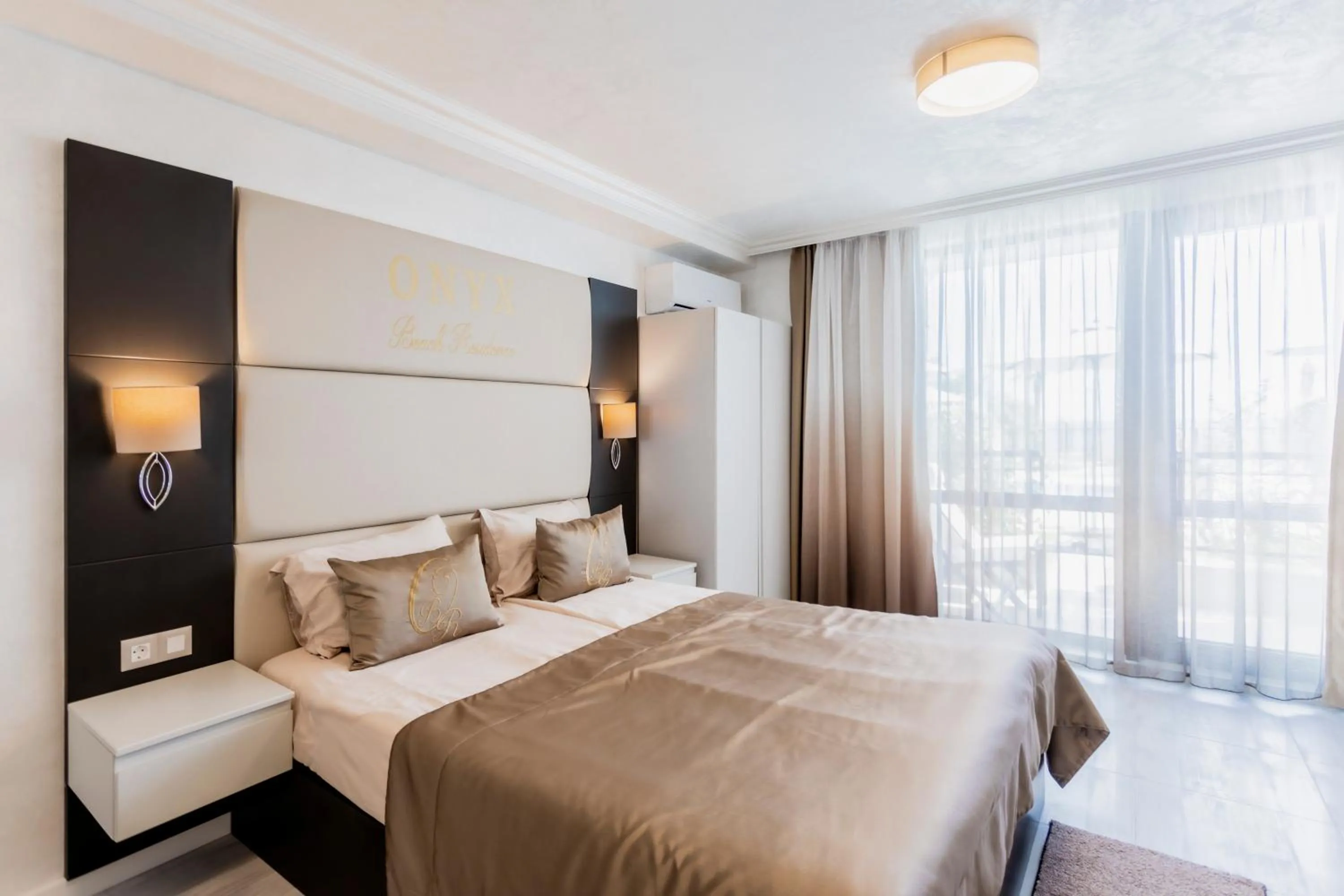 Sea view, Bed in Onyx Beach Residence - Free Beach Access & Parking