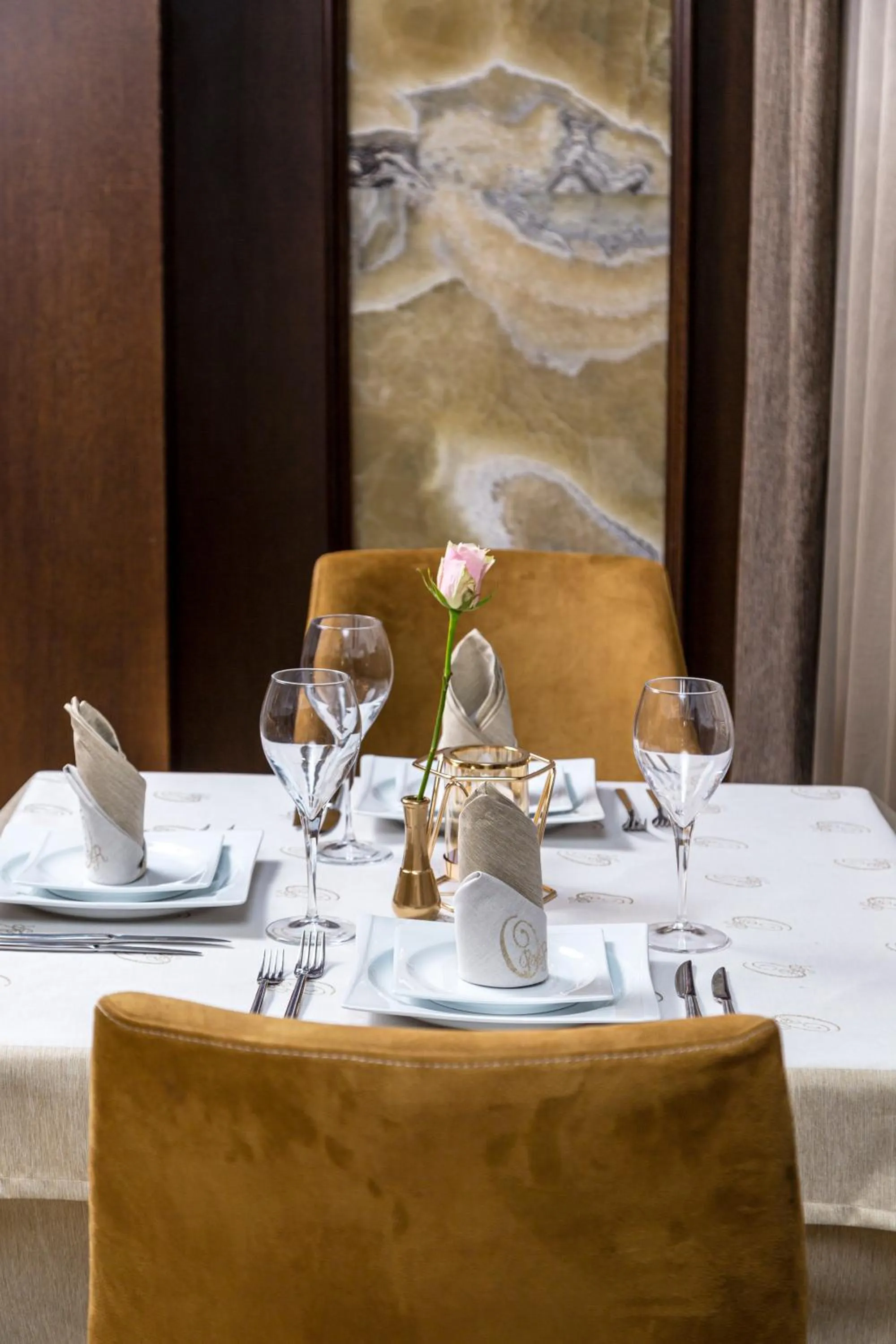 Restaurant/places to eat in Onyx Beach Residence - Free Beach Access & Parking