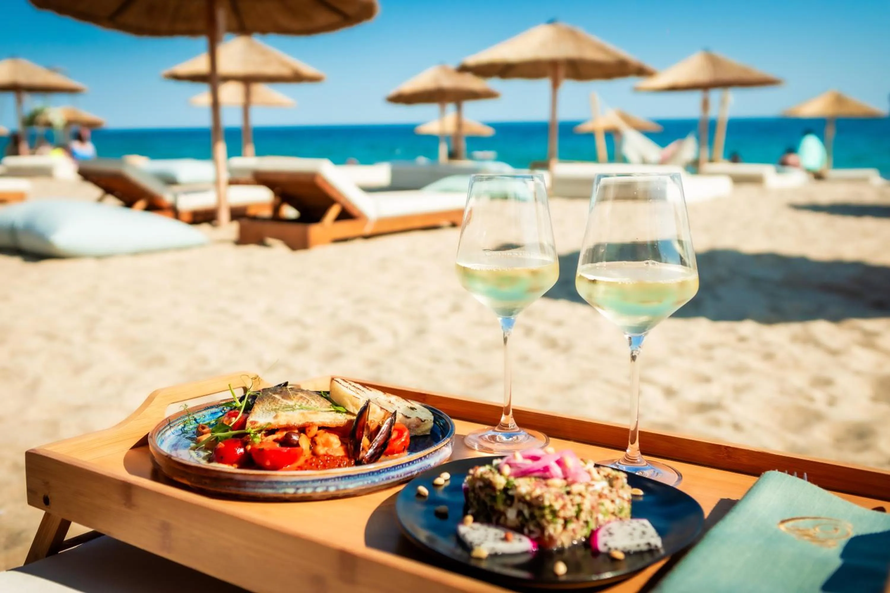 Restaurant/places to eat in Onyx Beach Residence - Free Beach Access & Parking