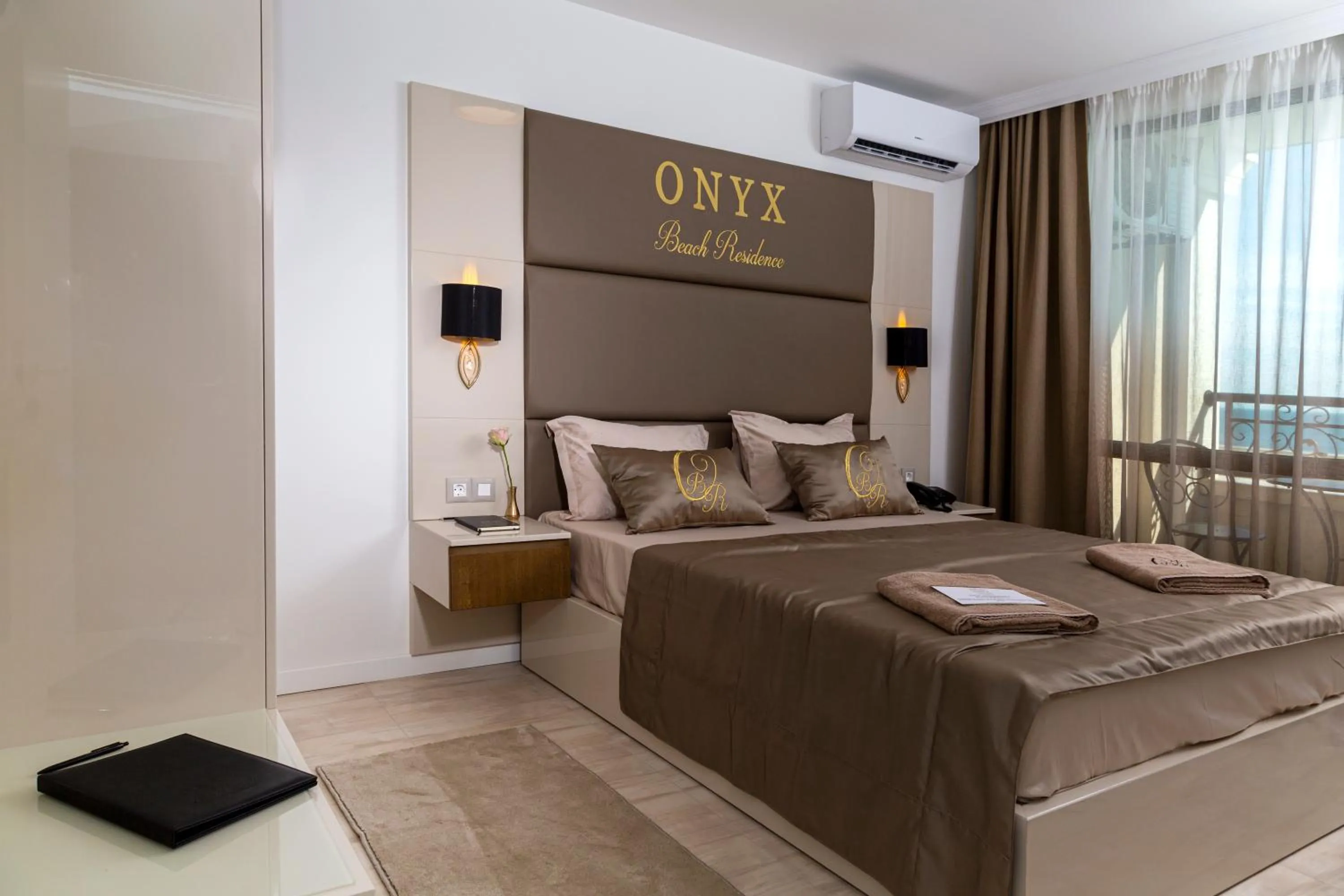 Bed in Onyx Beach Residence - Free Beach Access & Parking