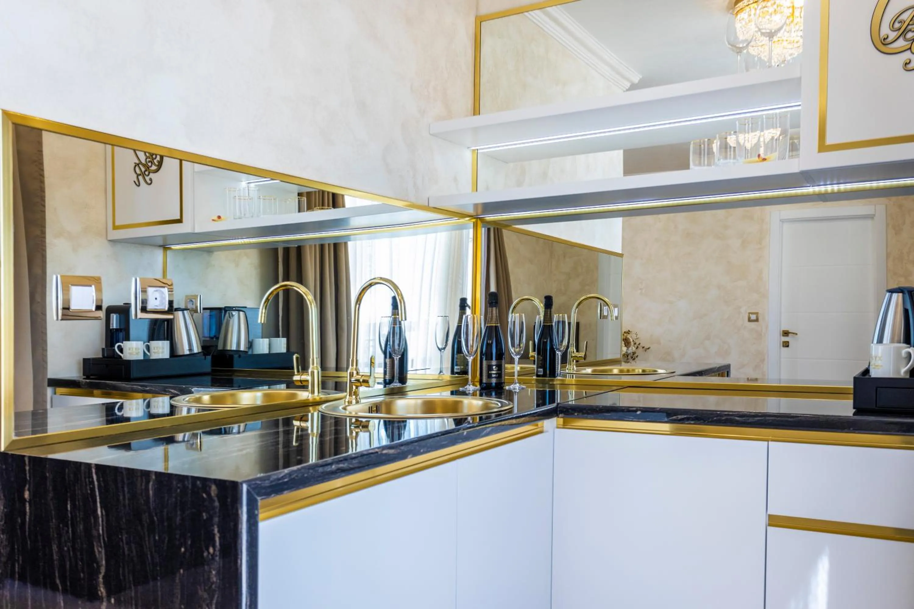 Coffee/tea facilities in Onyx Beach Residence - Free Beach Access & Parking