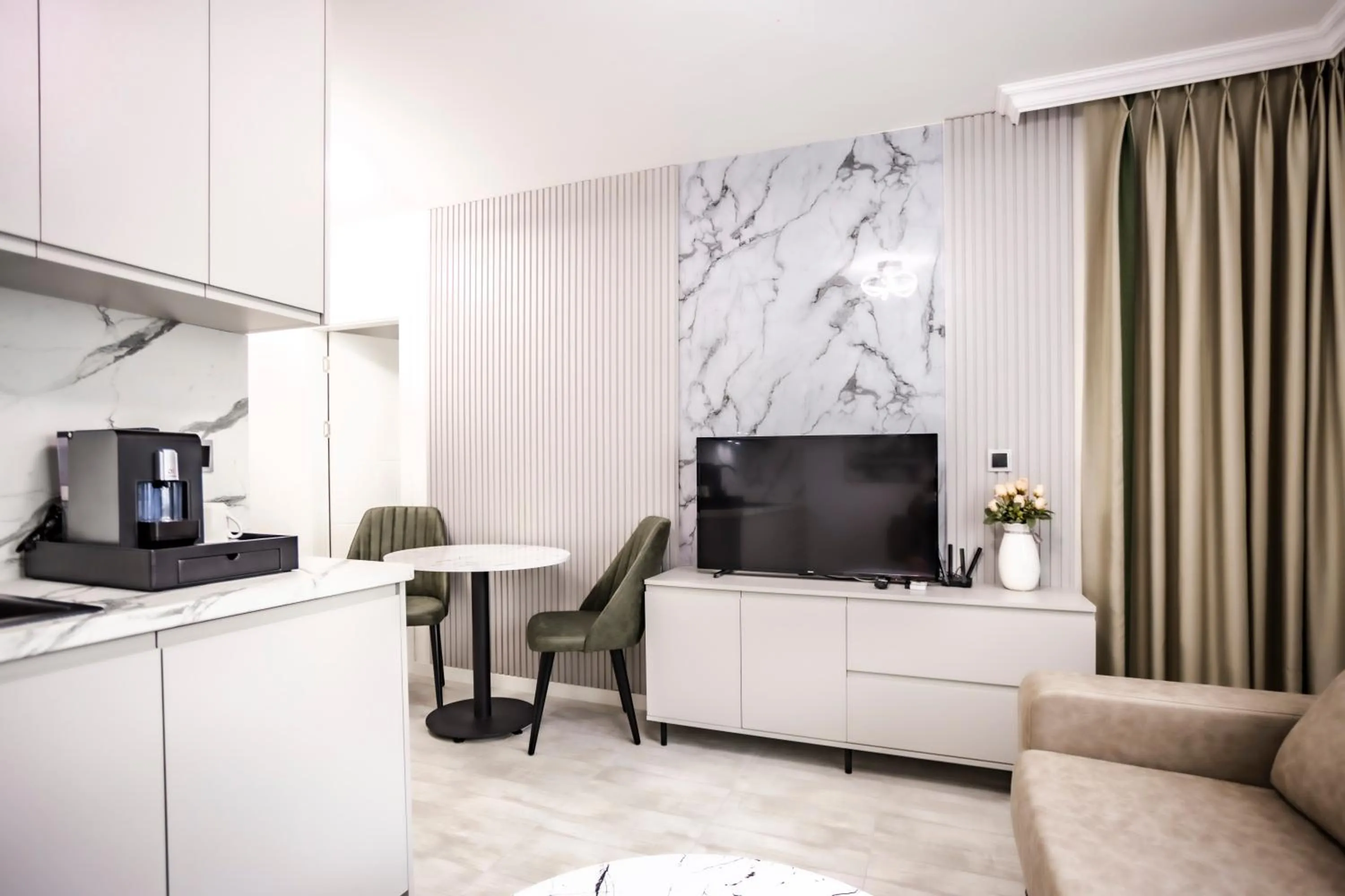 Mountain view in Onyx Beach Residence - Free Beach Access & Parking