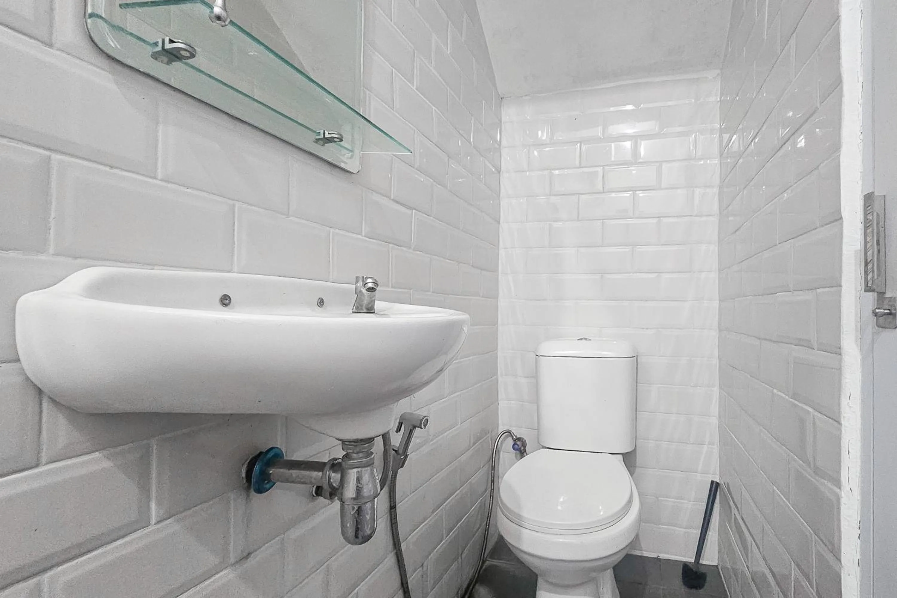 Bathroom in Urbanview Villa Balong BHO Syariah Bandung