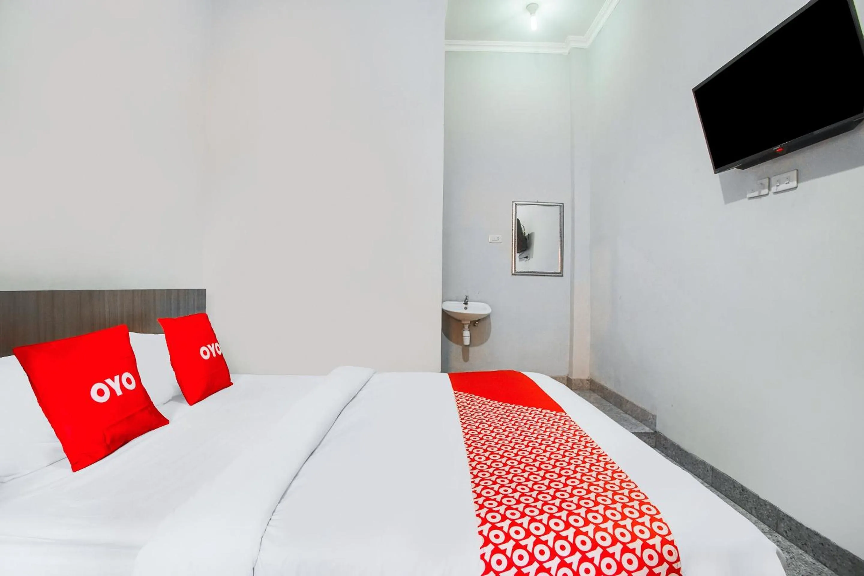 Bedroom, Bed in Hotel O Teluk Betung Near Taman Dipangga Formerly Z Hotel