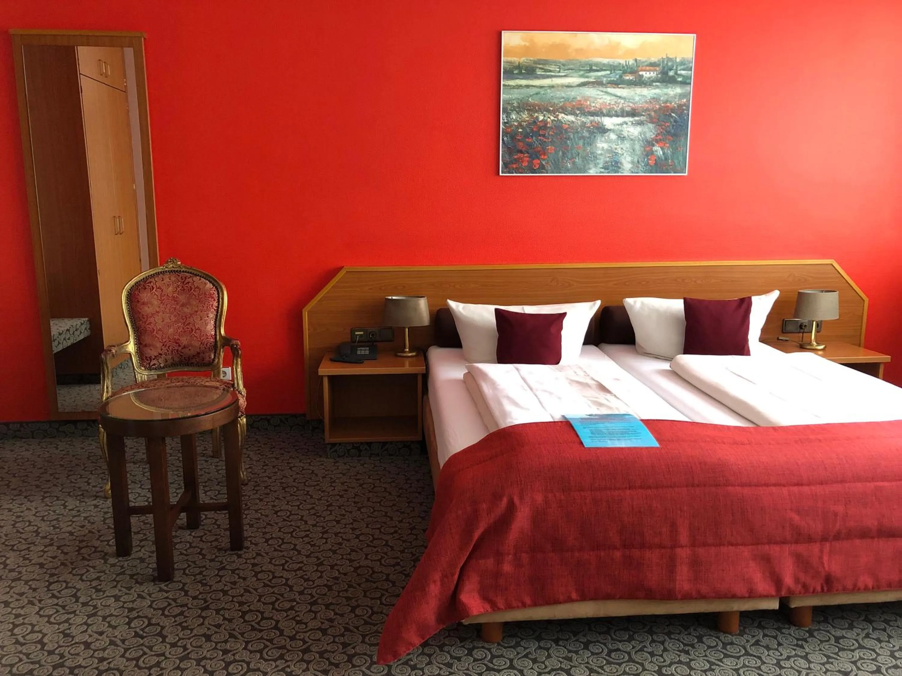 Photo of the whole room, Bed in Hotel Servatius