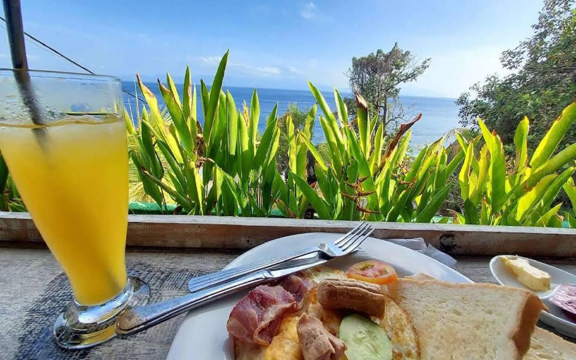 Restaurant/places to eat in Unicorn Bungalow