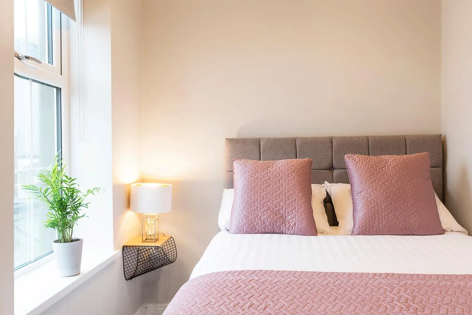 Other, Bed in Blue Door Apartments