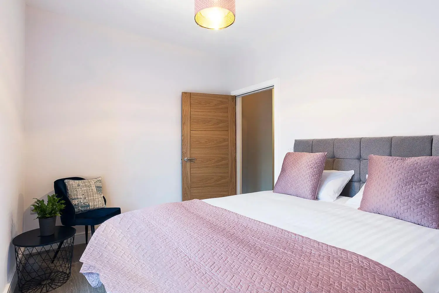 Other, Bed in Blue Door Apartments Other, Bed in Blue Door Apartments