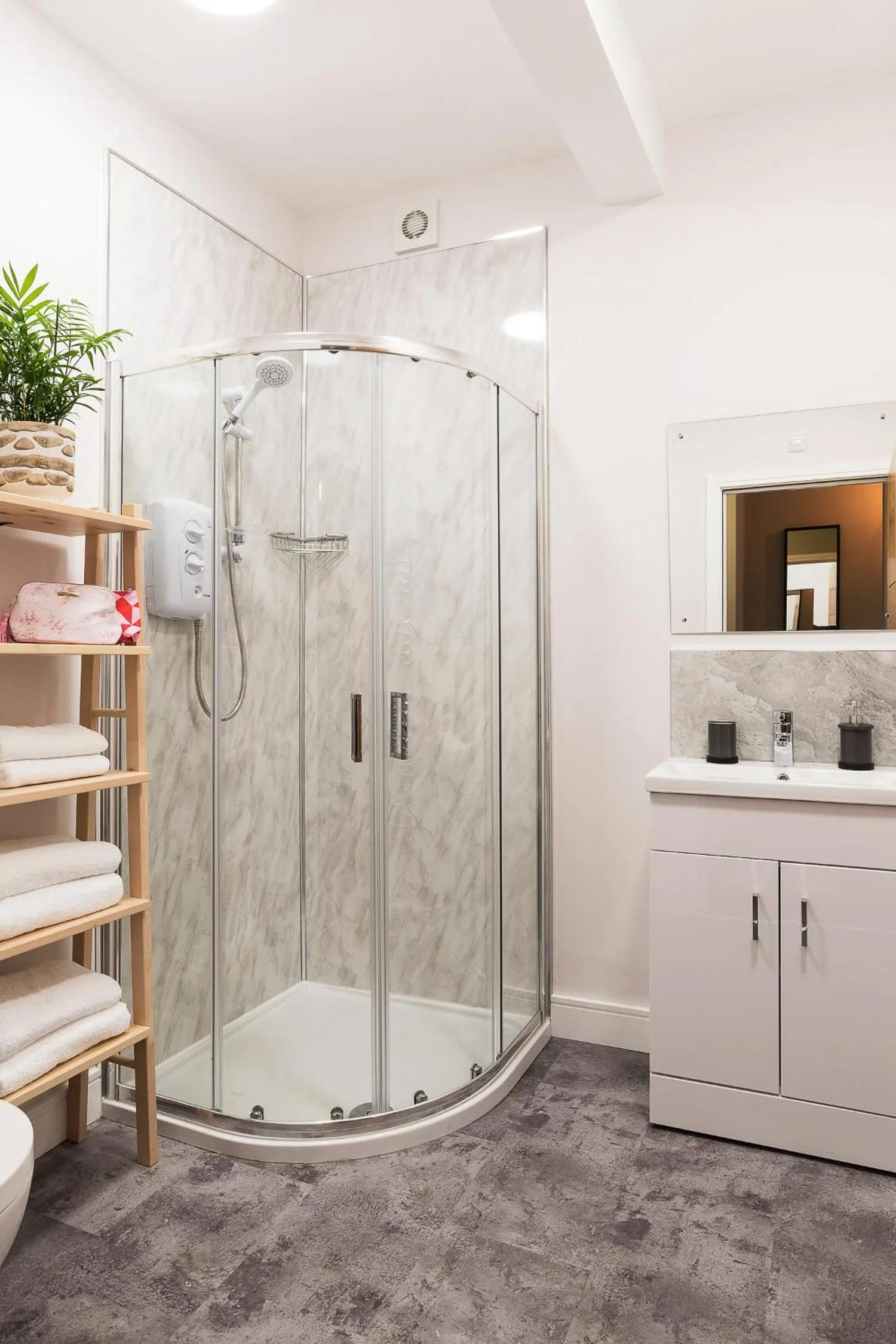 Bathroom in Blue Door Apartments