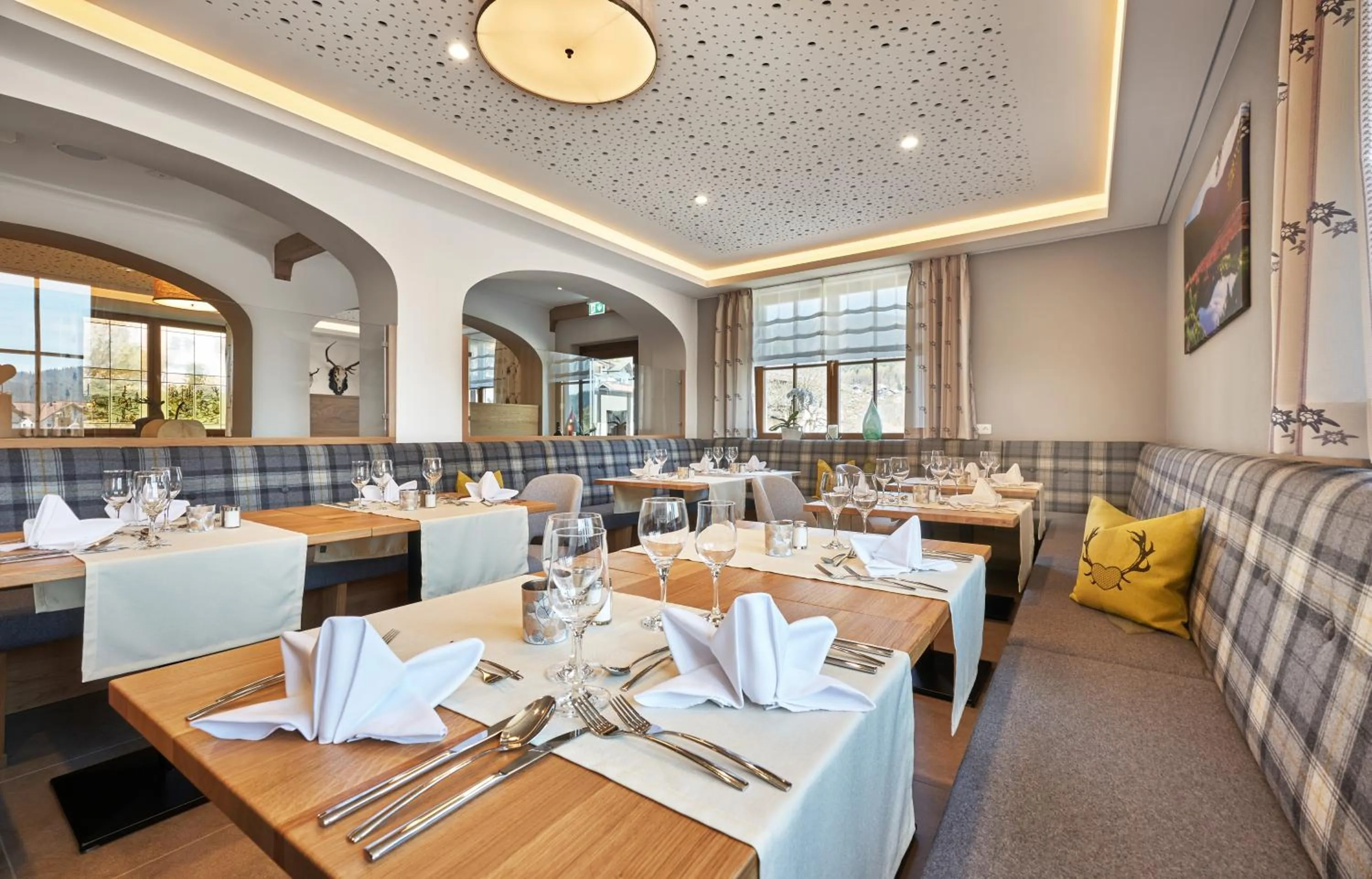 Restaurant/places to eat in Ferienhotel Hubertus
