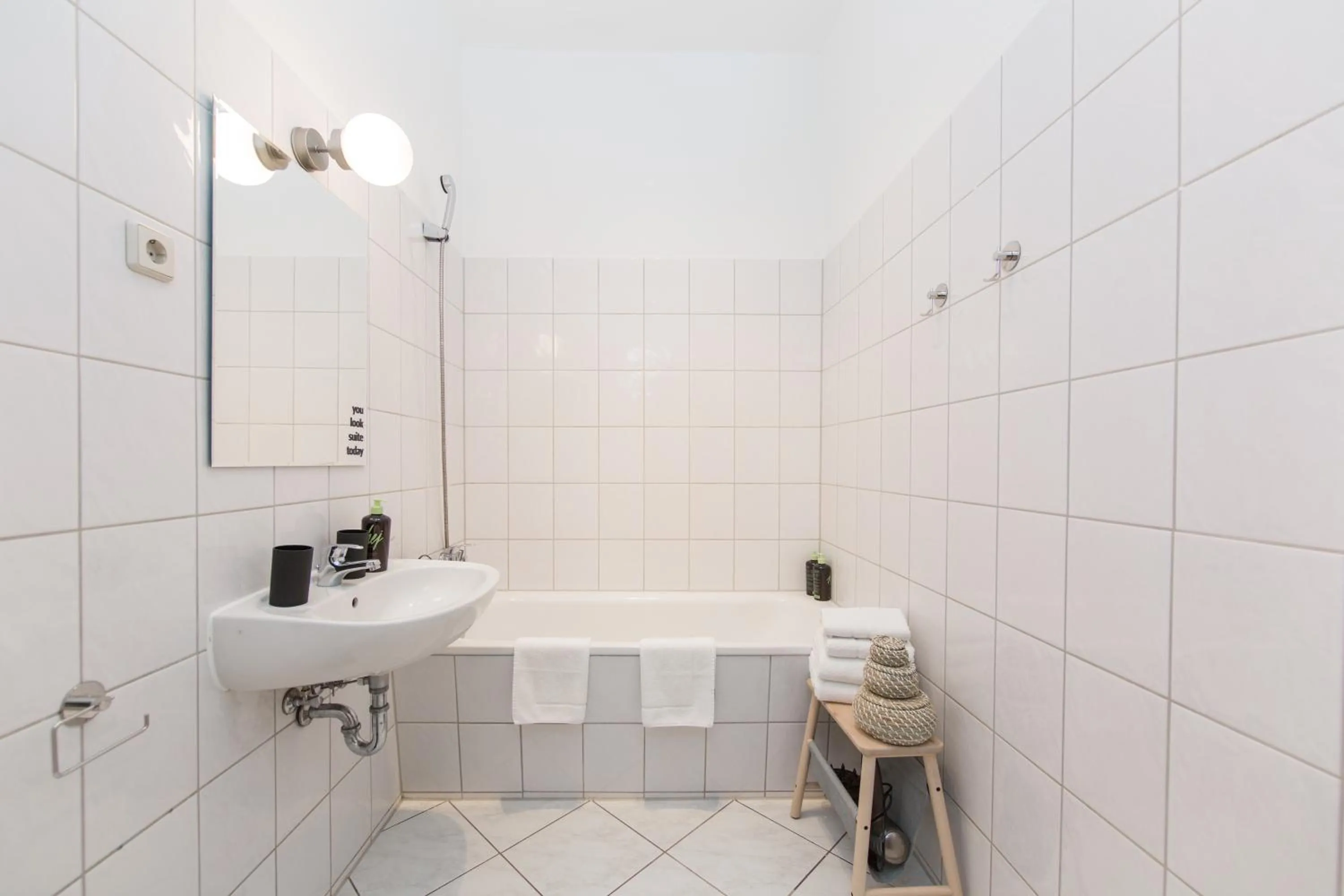 Bathroom in Limehome Dresden Jordanstraße