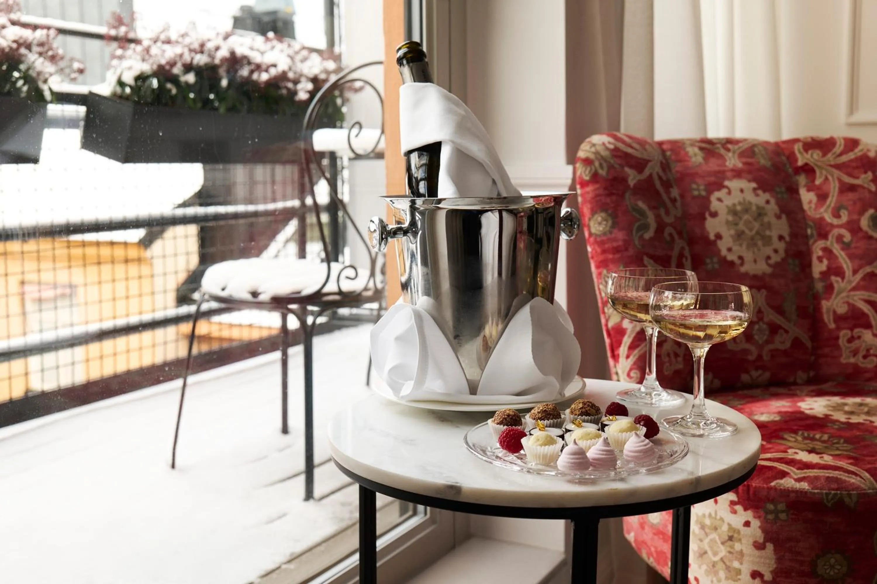 room service in Villa Dagmar