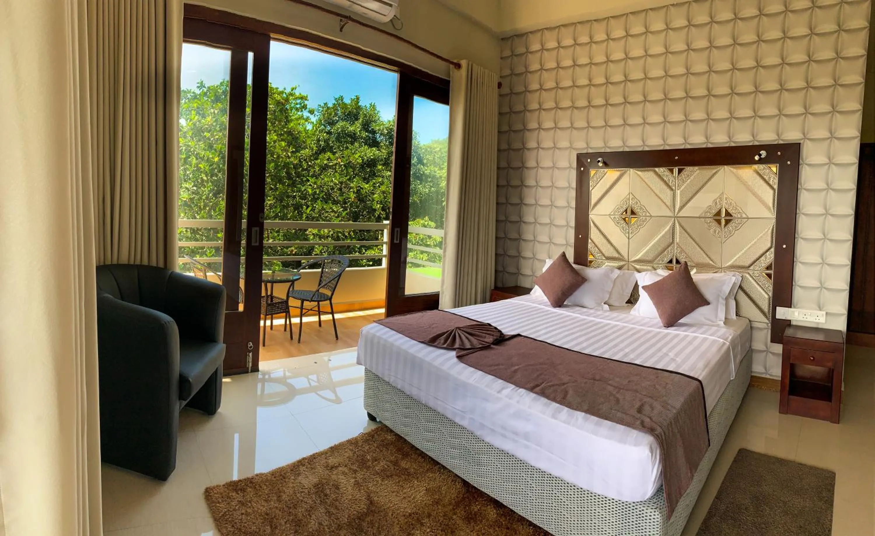 Bedroom, Bed in Mount Rich Rumassala