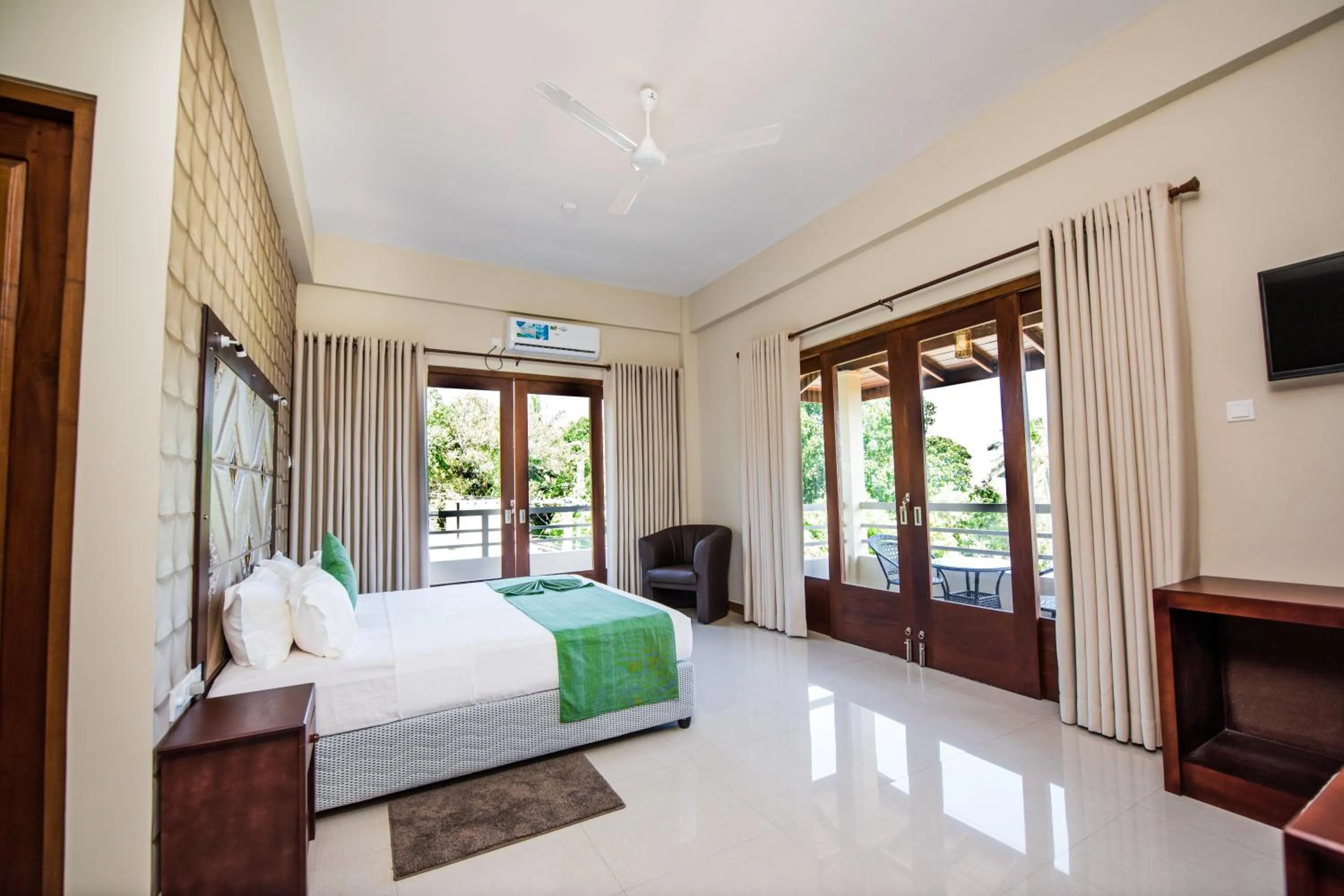 Photo of the whole room, Bed in Mount Rich Rumassala