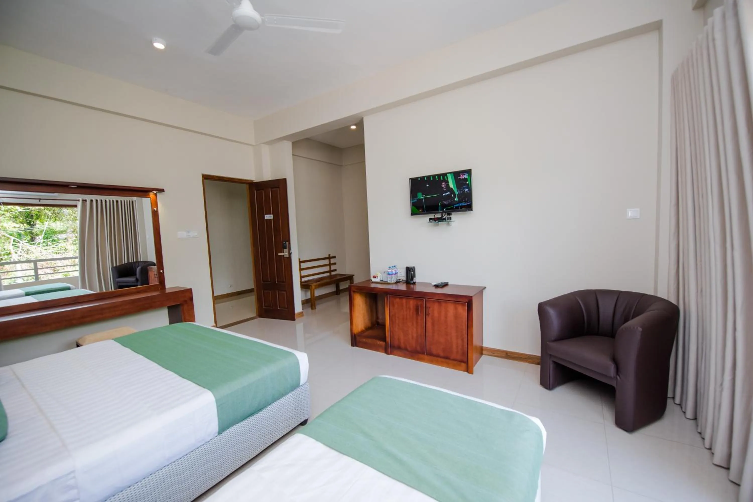 Bedroom, Bed in Mount Rich Rumassala