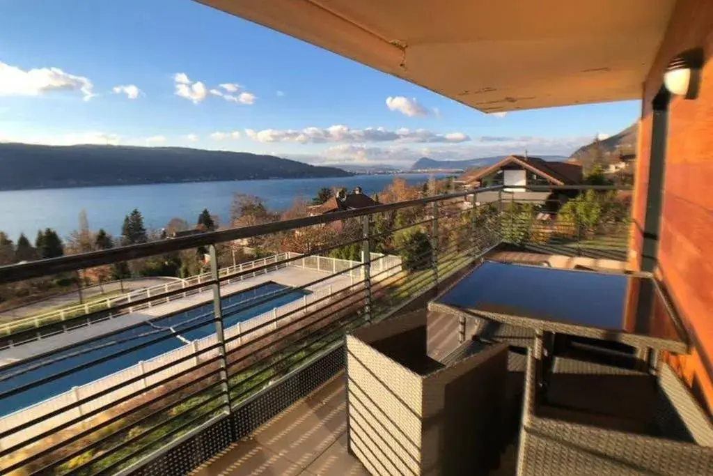 ROC & LAC - Terrasse vue lac, piscine, parking ROC & LAC - Terrasse vue lac, piscine, parking