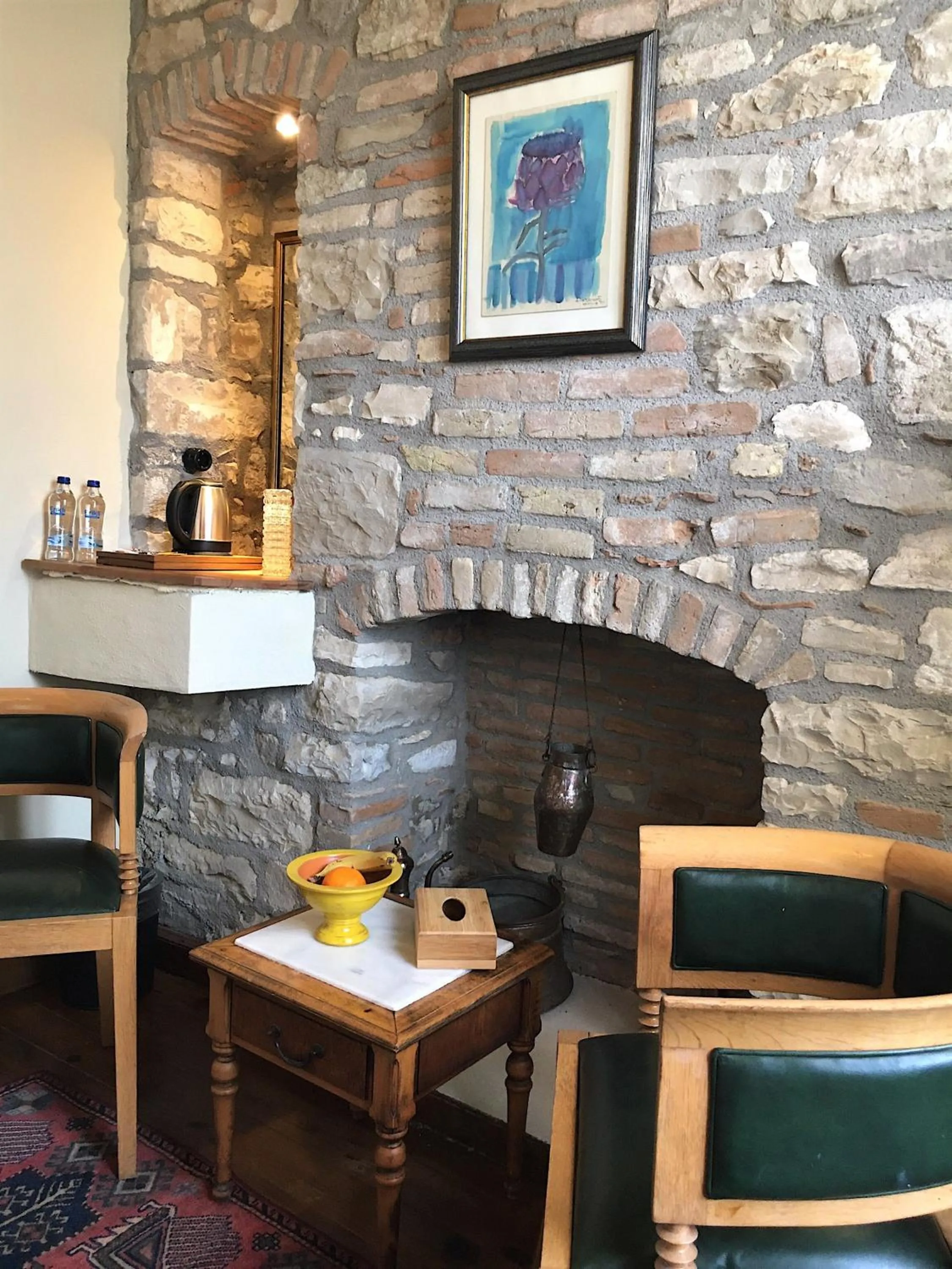 Seating area in Urla Taş Konak Otel