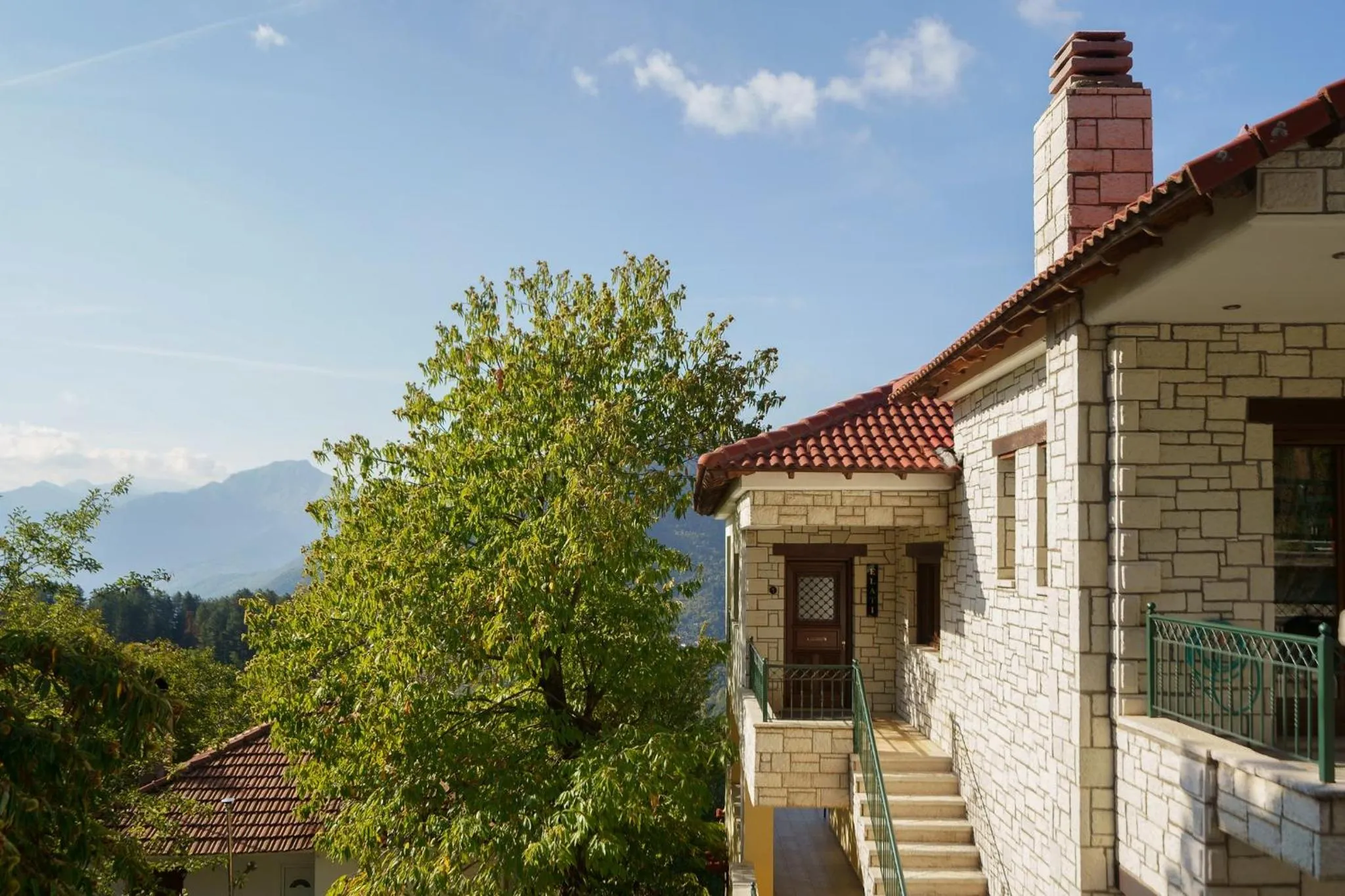 Elati Suites & Apartments-Mihail