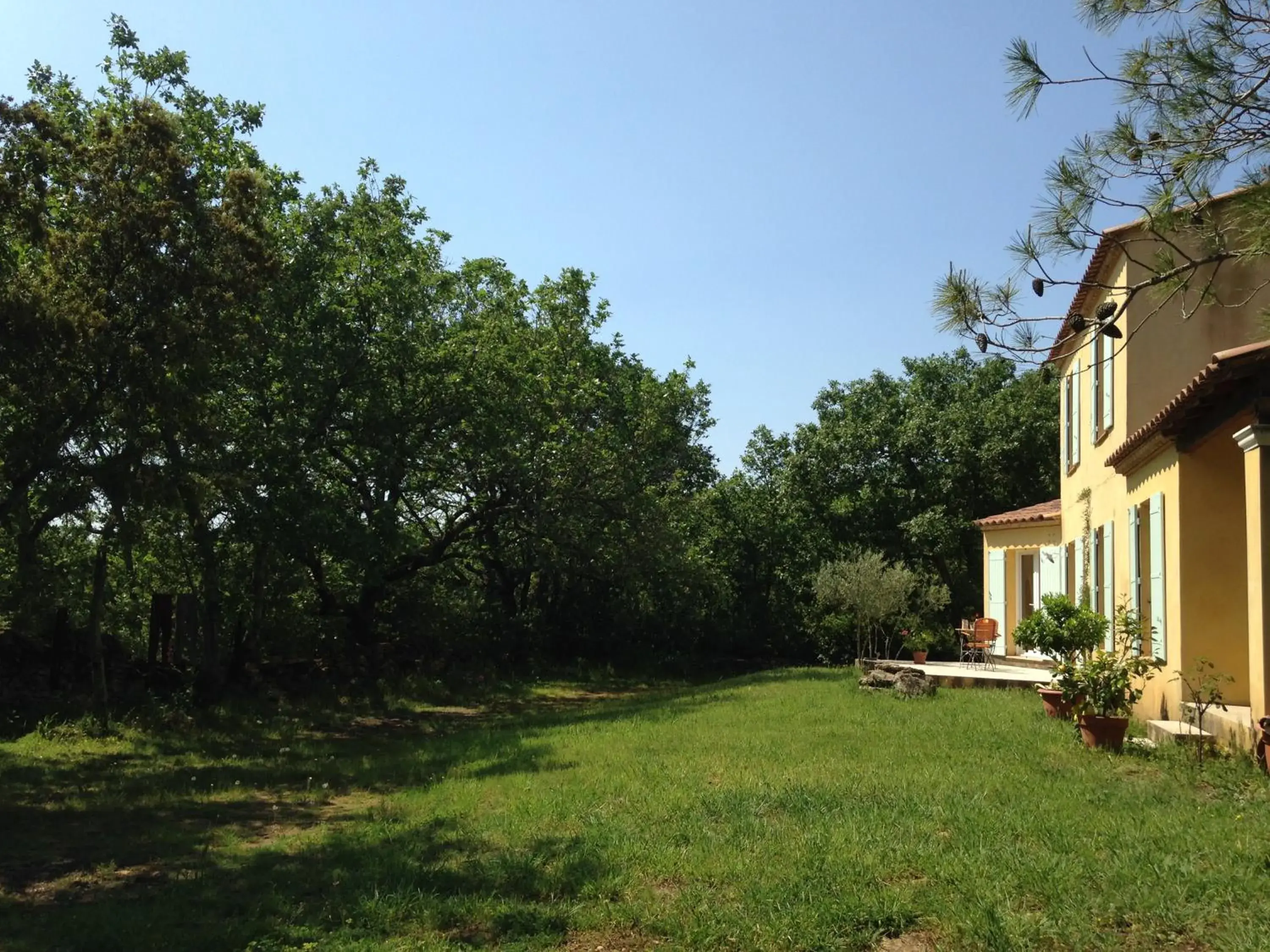 Queen Room with Garden View in Les marguerites Queen Room with Garden View in Les marguerites
