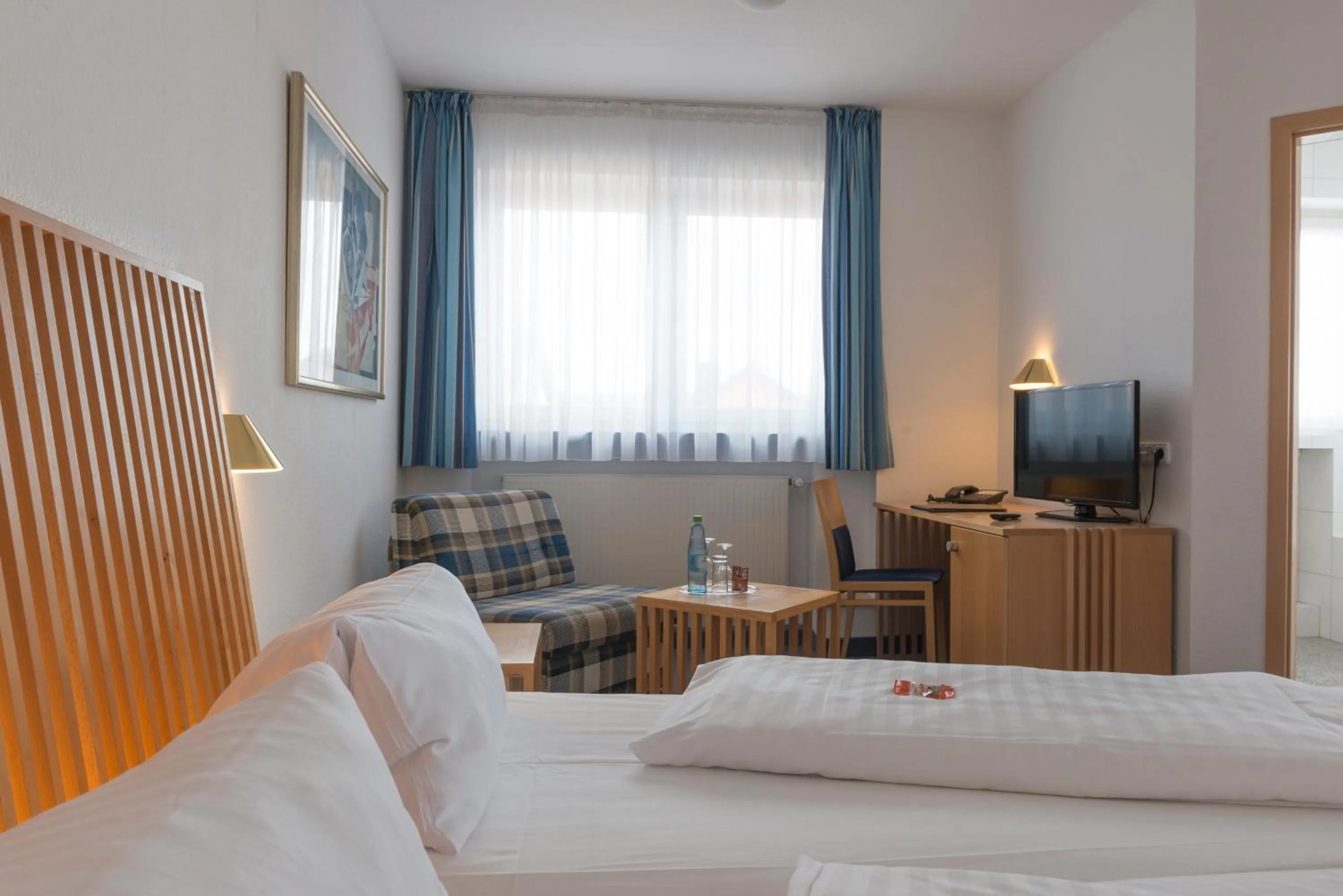 room service, Bed in Hotel Gasthof Zum Storch