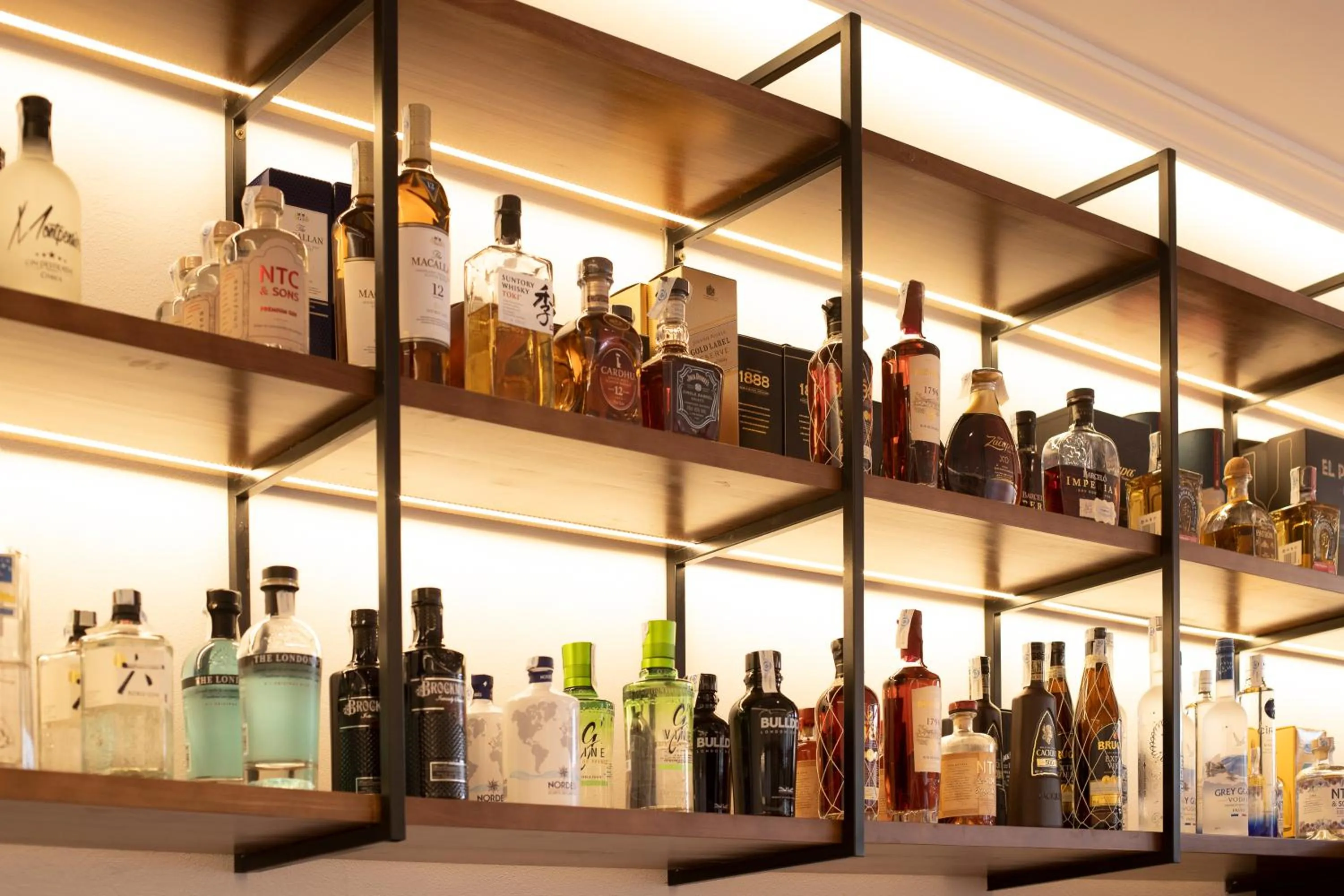 Restaurant/places to eat in Albariza Hotel Boutique