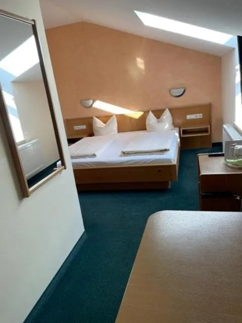 Photo of the whole room in Hotel Apollo Garni